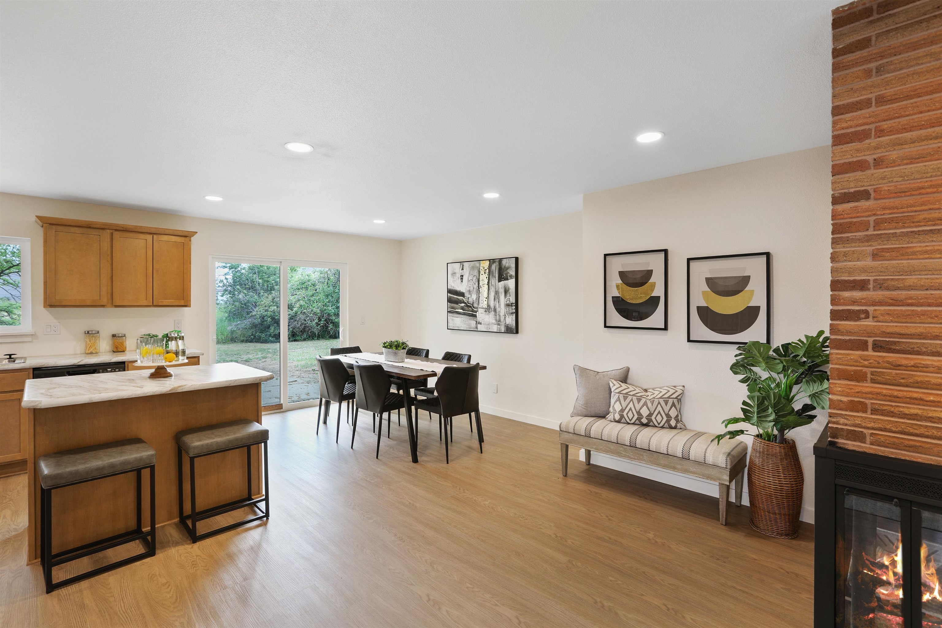 13716 E Broadway Ave - Photo 8