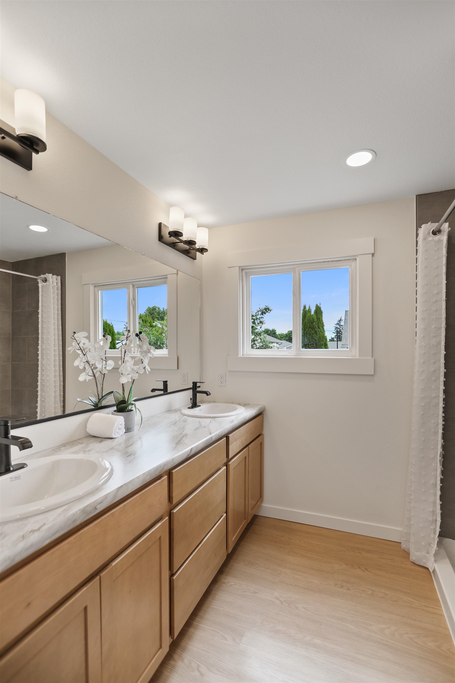 13716 E Broadway Ave - Photo 11