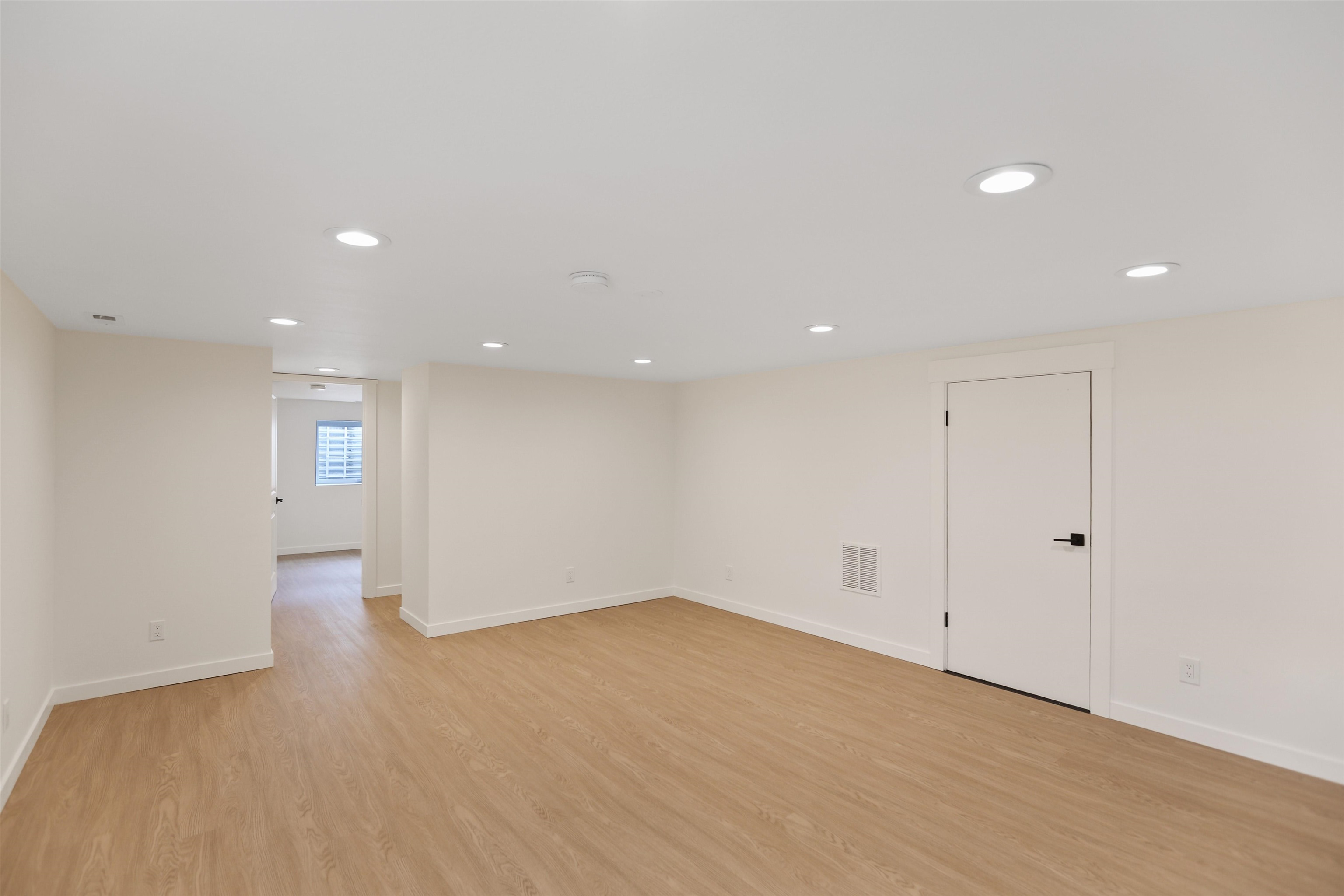 13716 E Broadway Ave - Photo 16