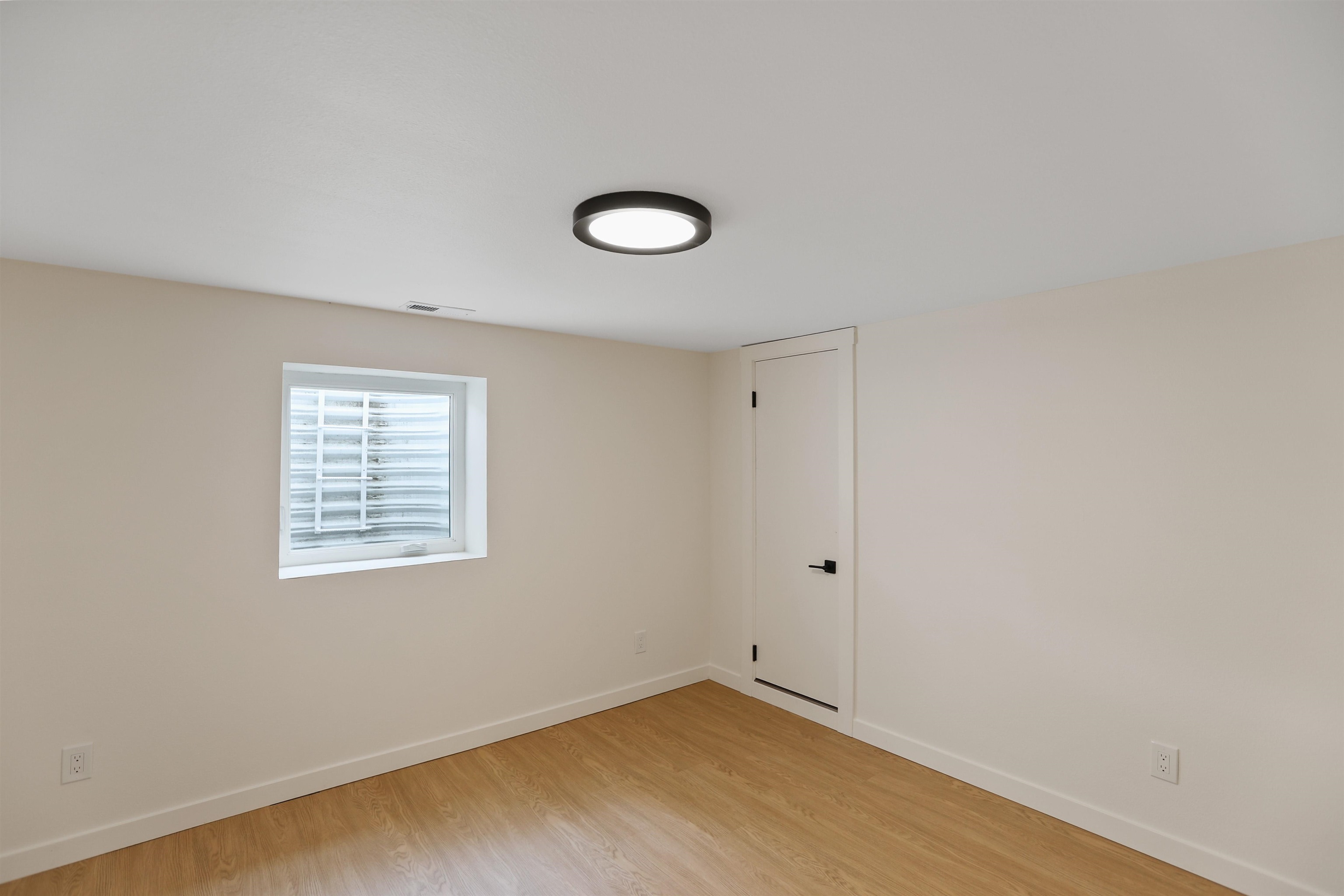 13716 E Broadway Ave - Photo 17
