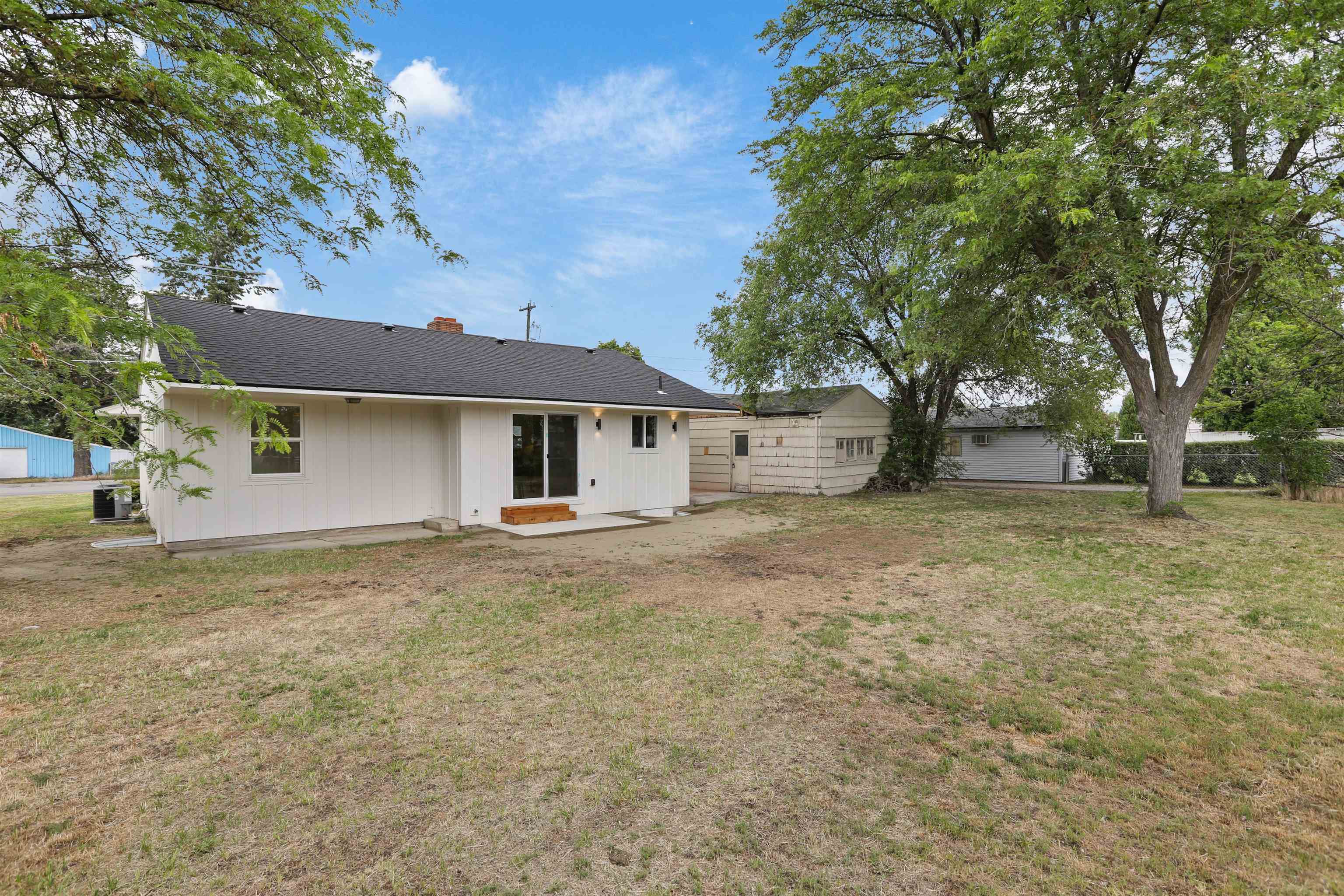 13716 E Broadway Ave - Photo 20
