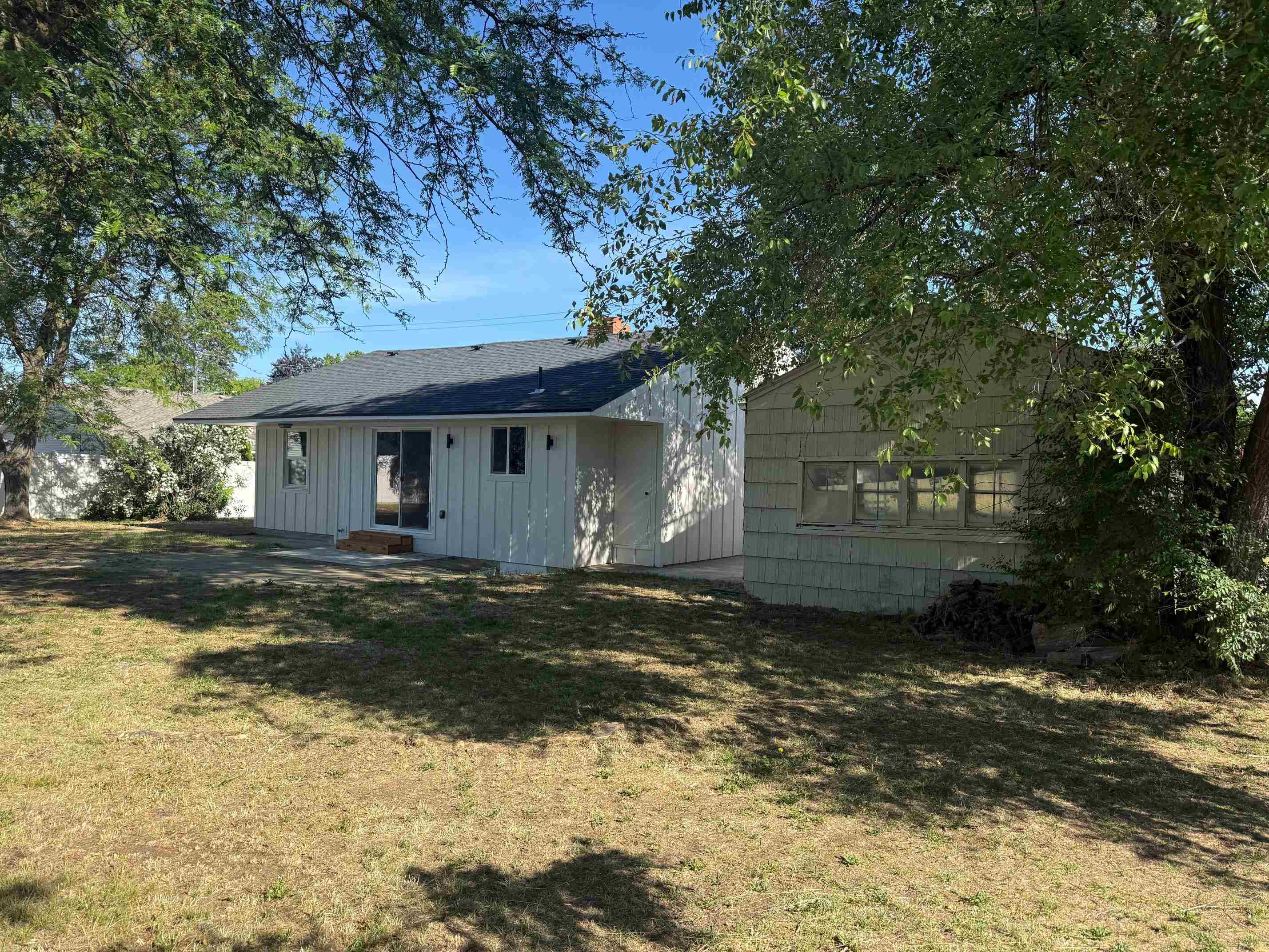 13716 E Broadway Ave - Photo 21