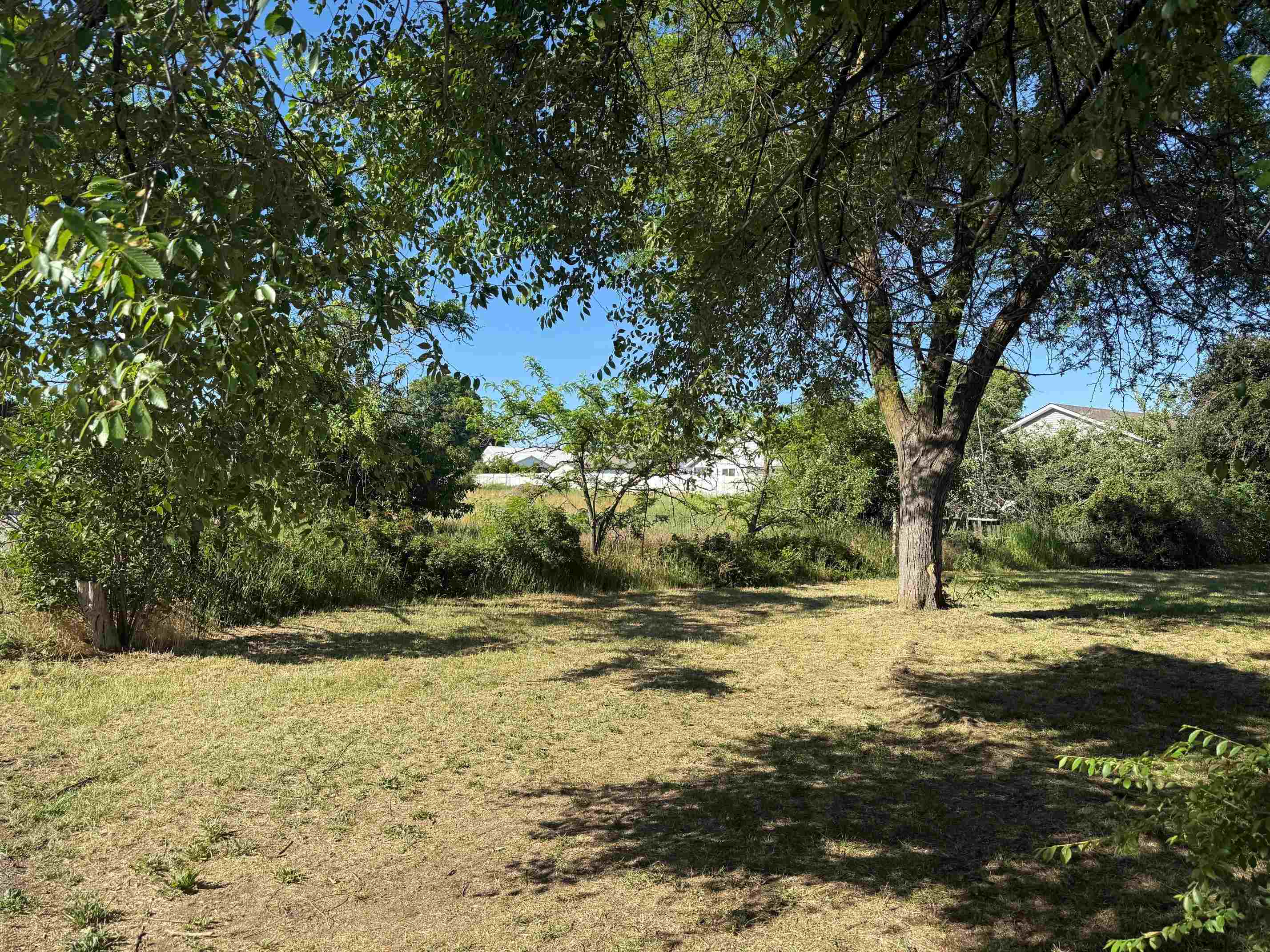 13716 E Broadway Ave - Photo 22