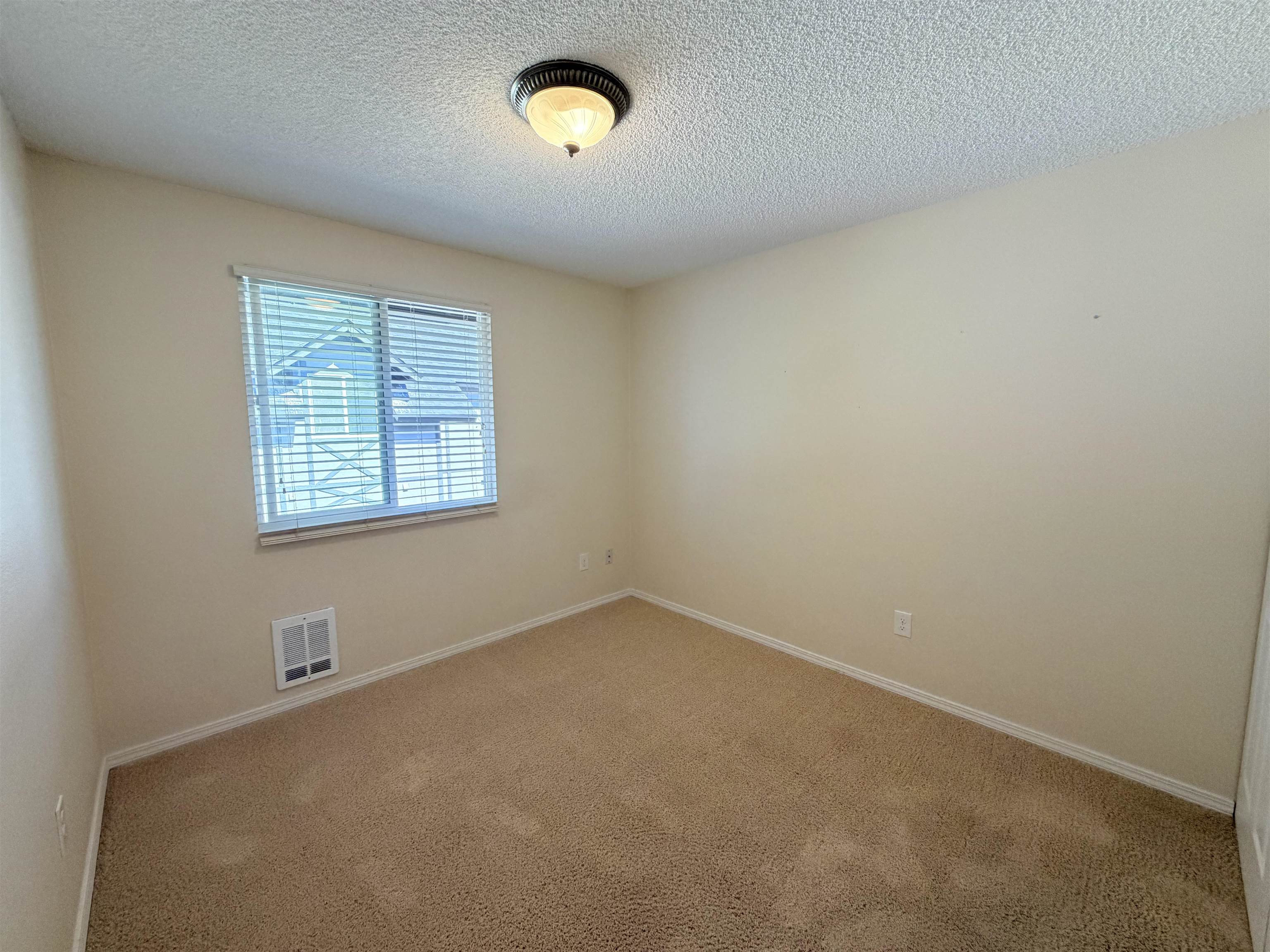 108 E Weile Ave - Photo 5