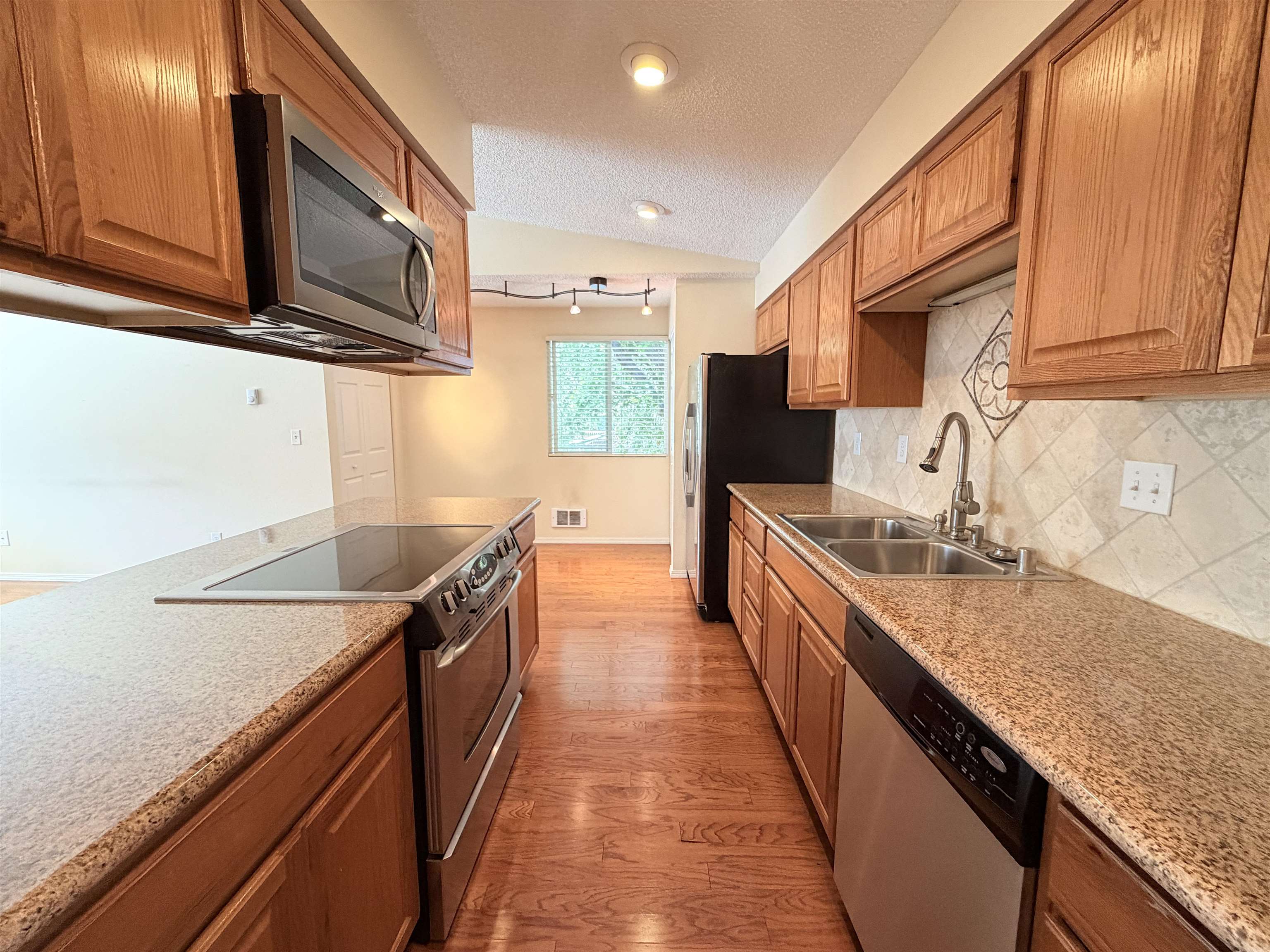 108 E Weile Ave - Photo 9