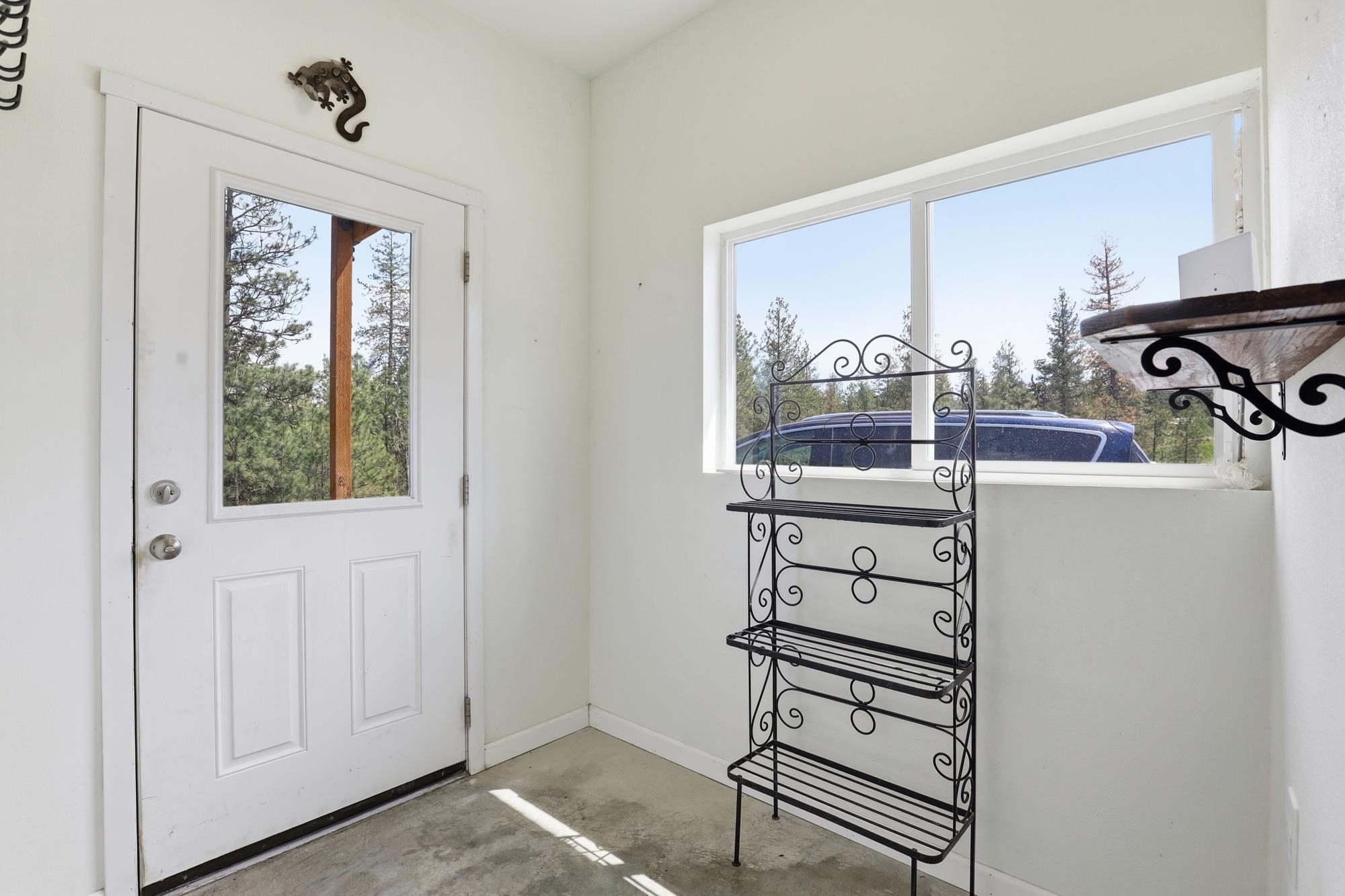 22718 W Martha Ln - Photo 4