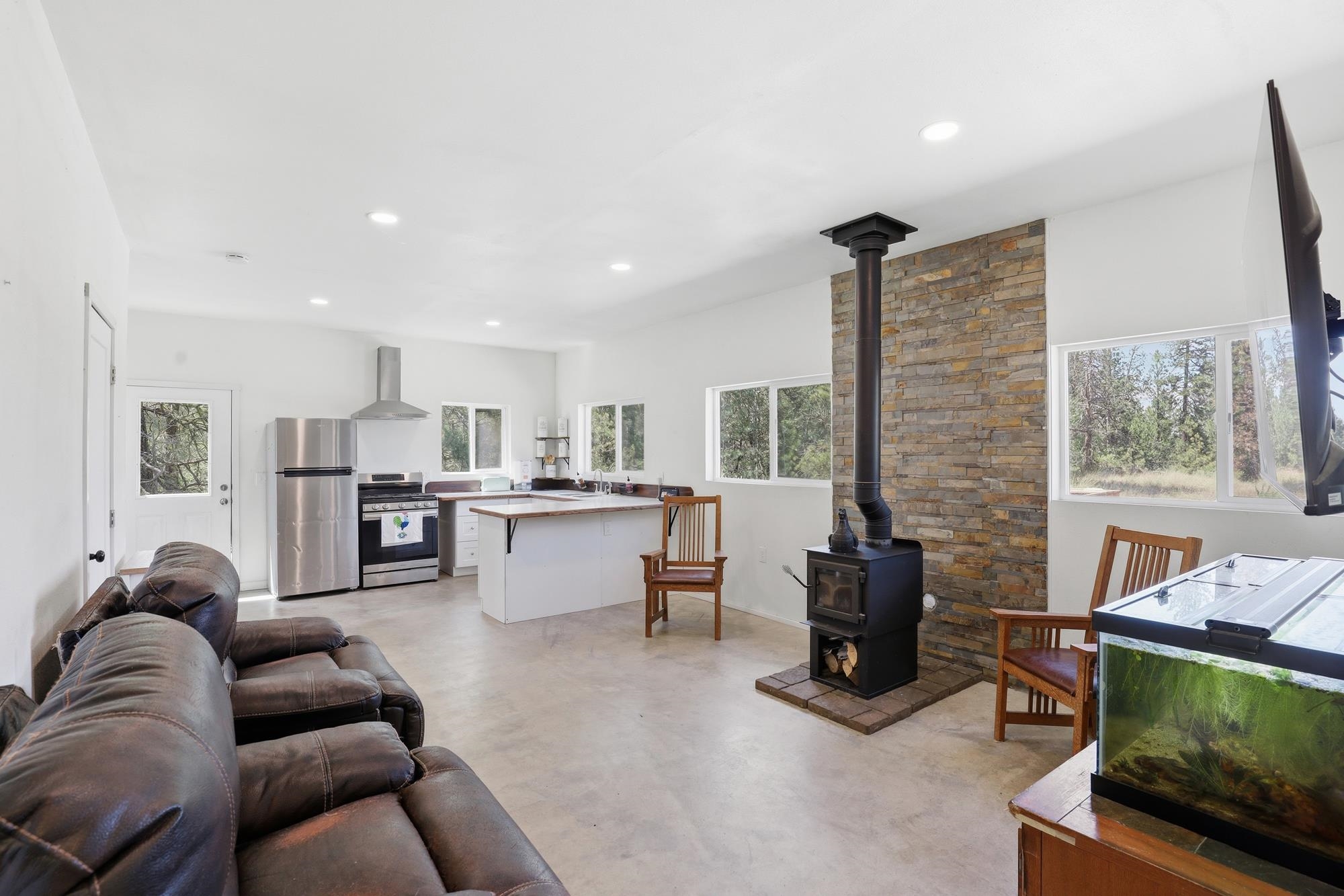 22718 W Martha Ln - Photo 5