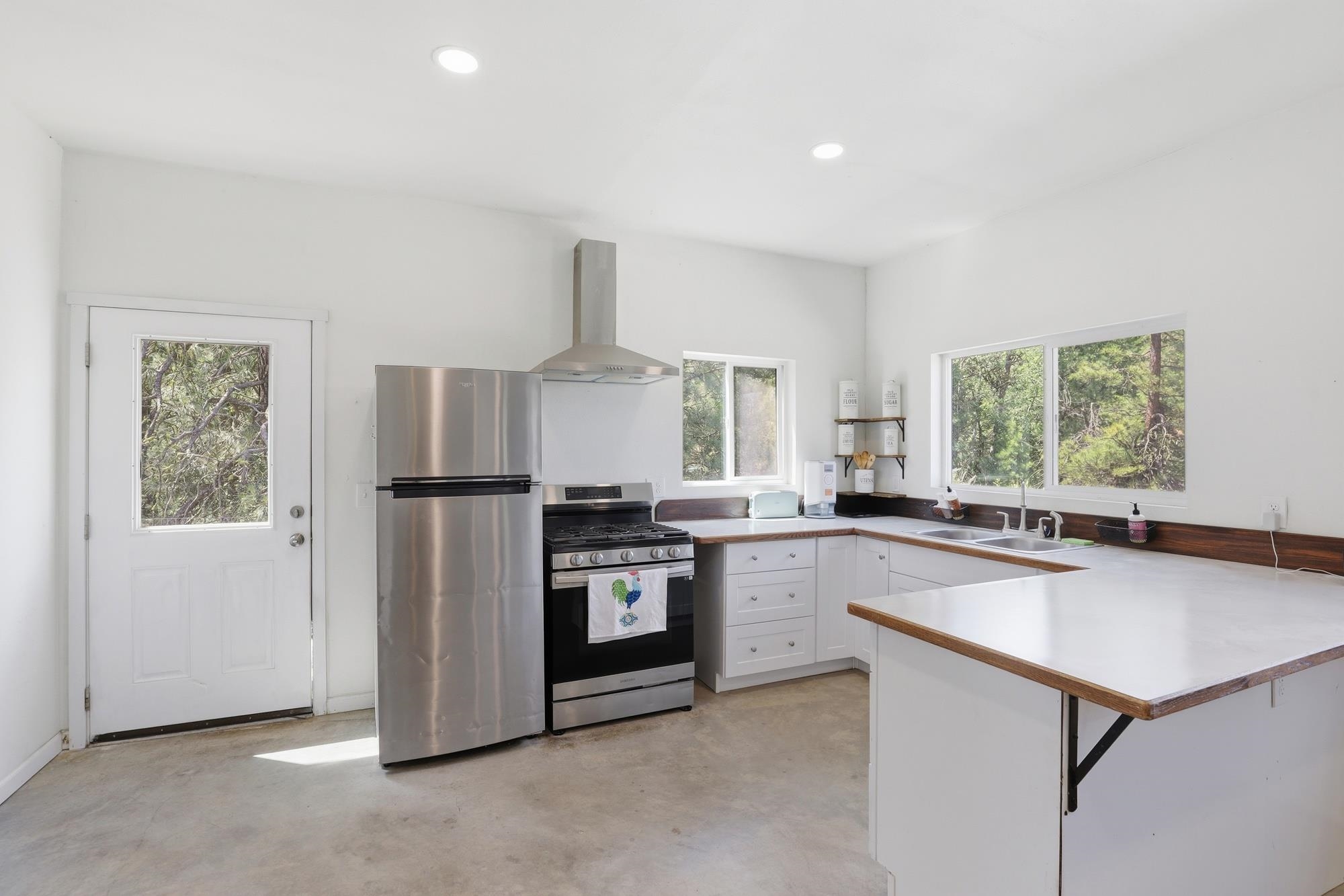 22718 W Martha Ln - Photo 8