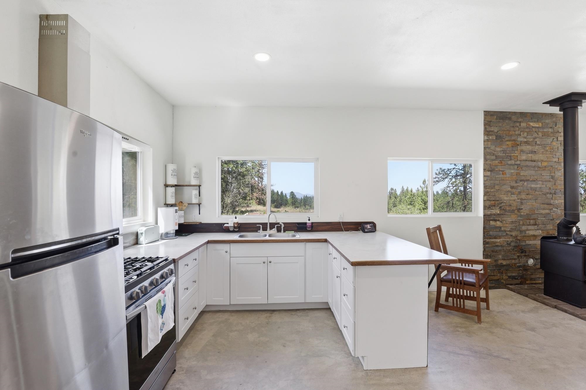 22718 W Martha Ln - Photo 9