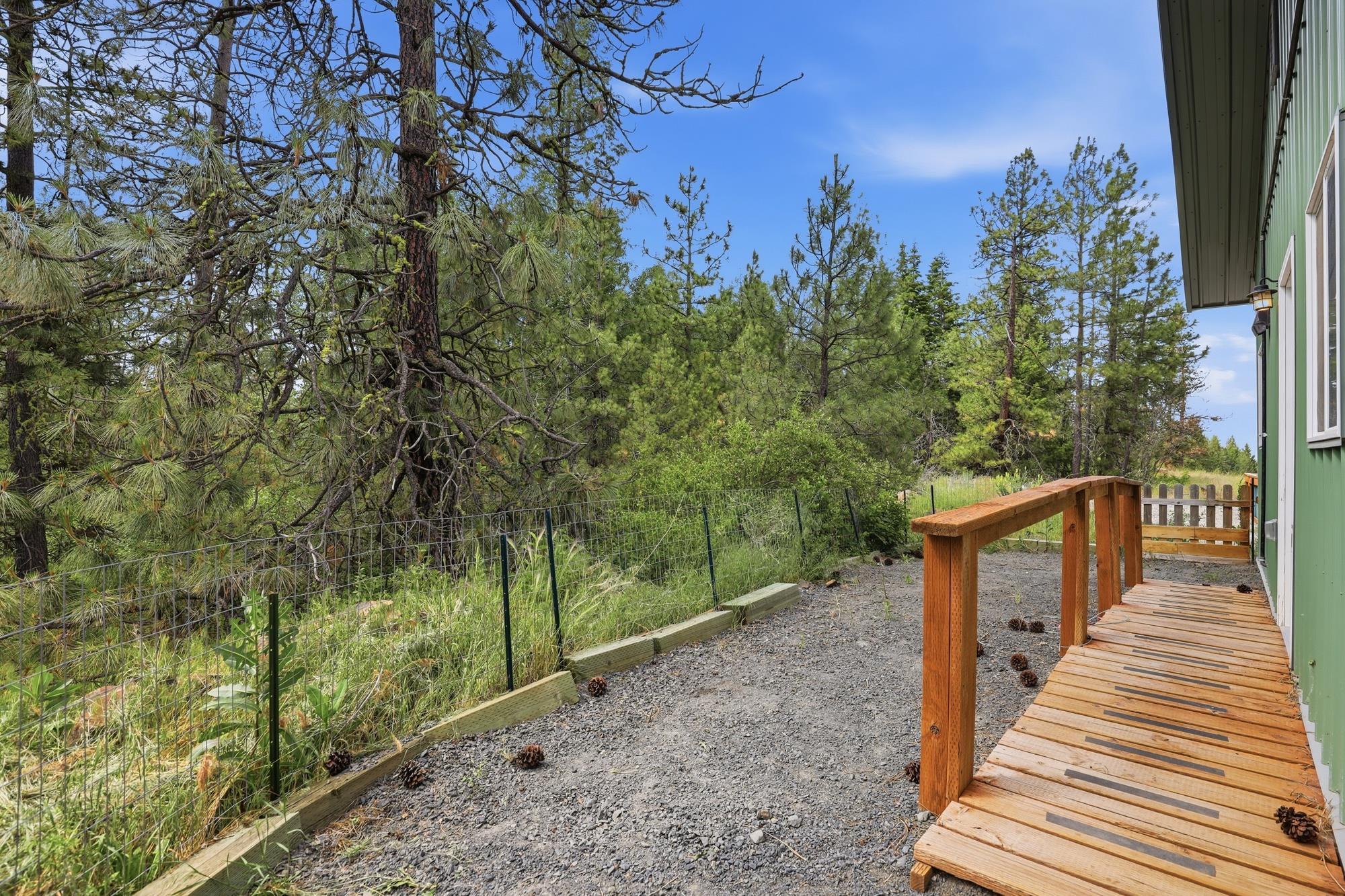 22718 W Martha Ln - Photo 17