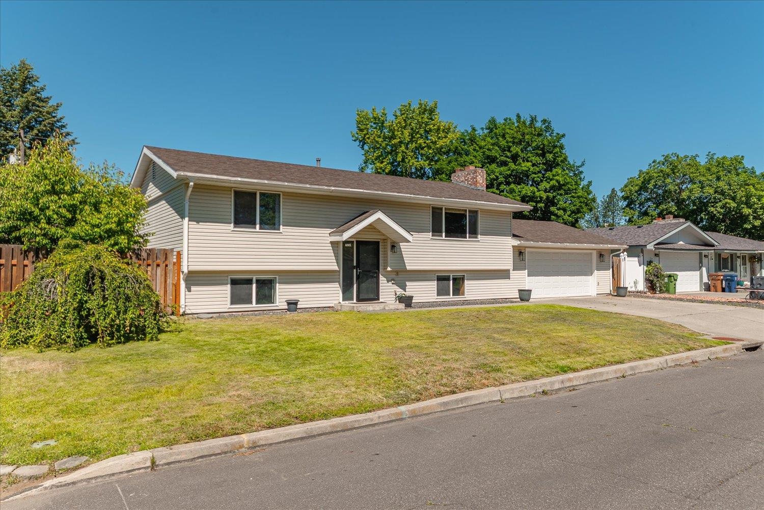 6505 N Elizabeth St - Photo 1