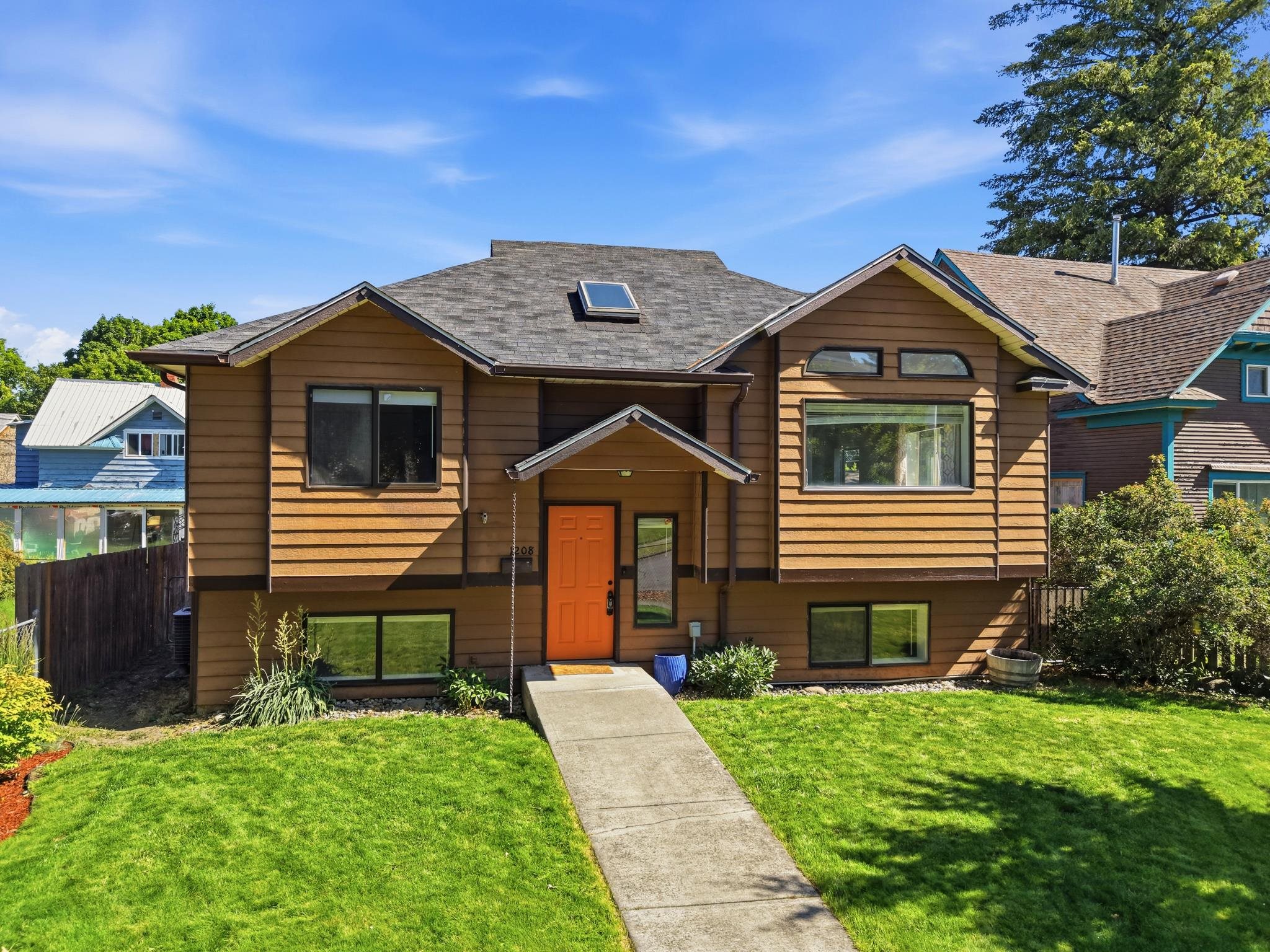 1208 W Spofford Ave - Photo 1