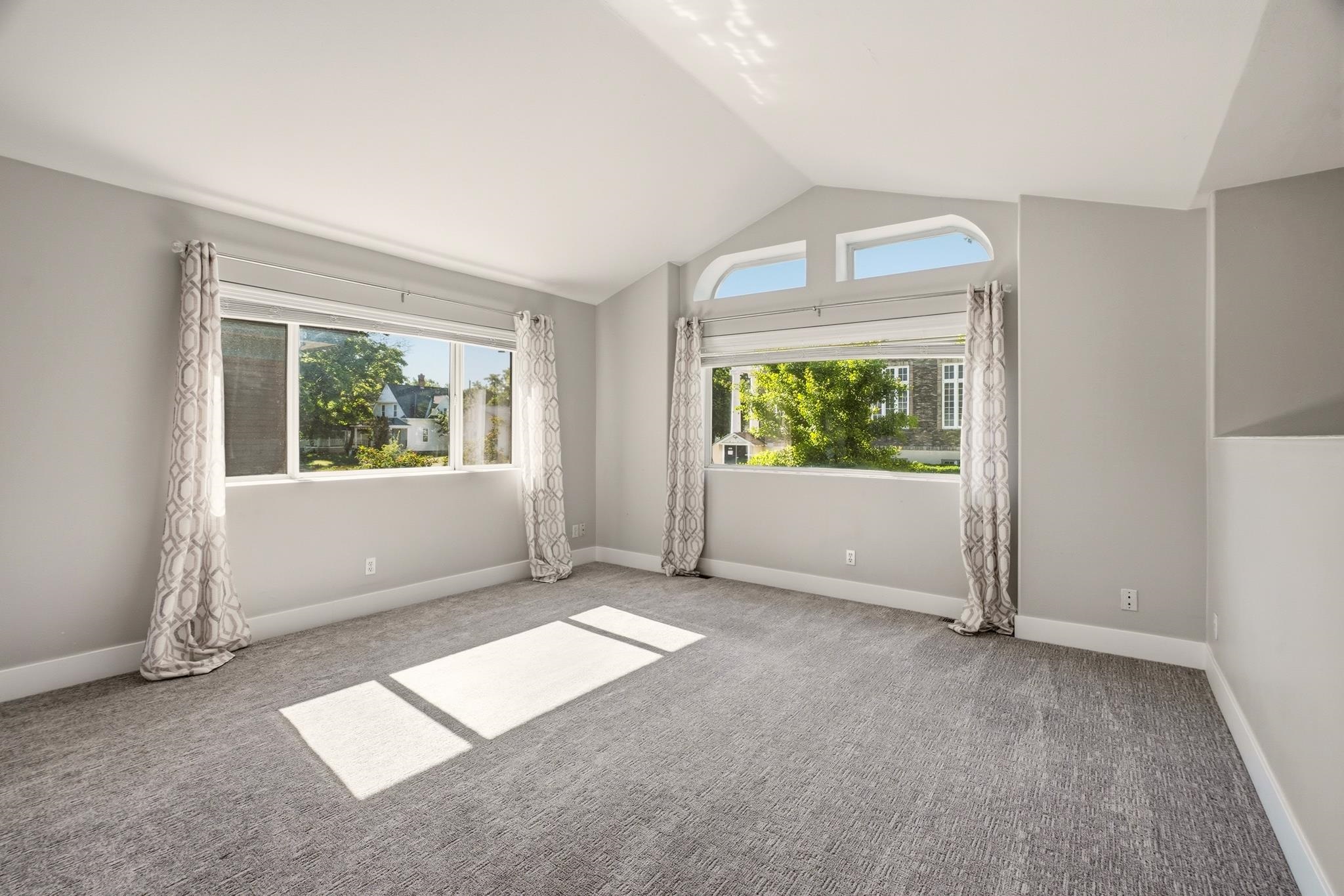 1208 W Spofford Ave - Photo 9