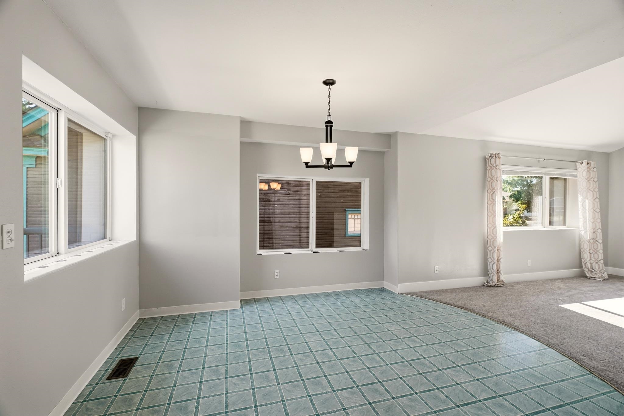 1208 W Spofford Ave - Photo 12