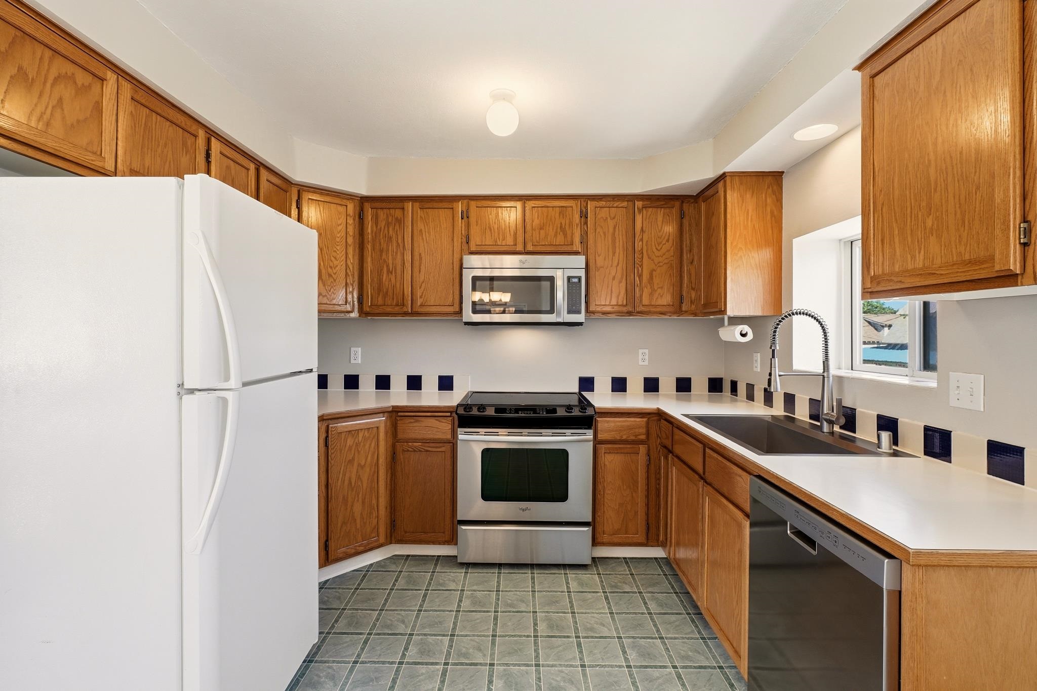 1208 W Spofford Ave - Photo 14