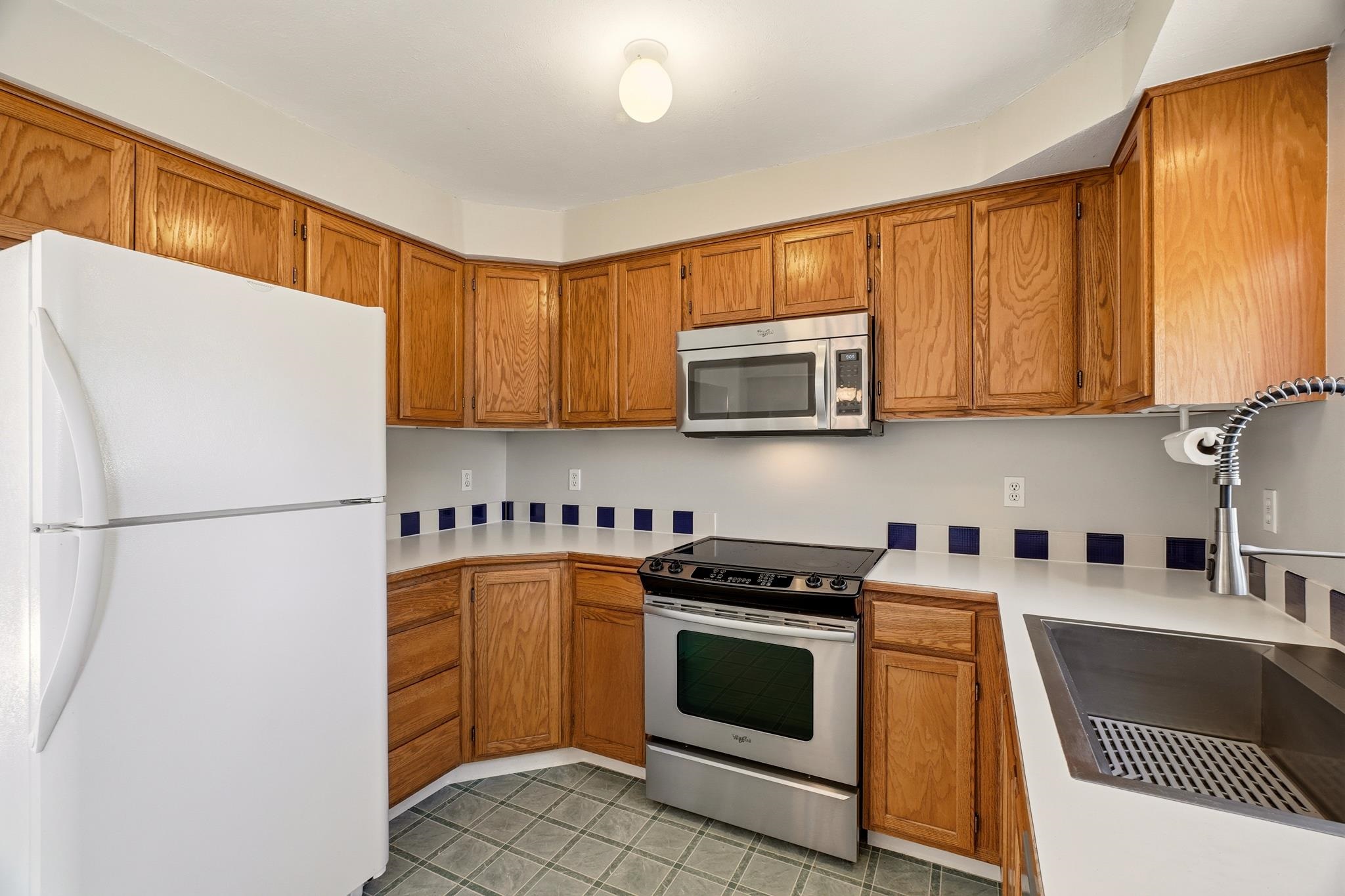 1208 W Spofford Ave - Photo 16