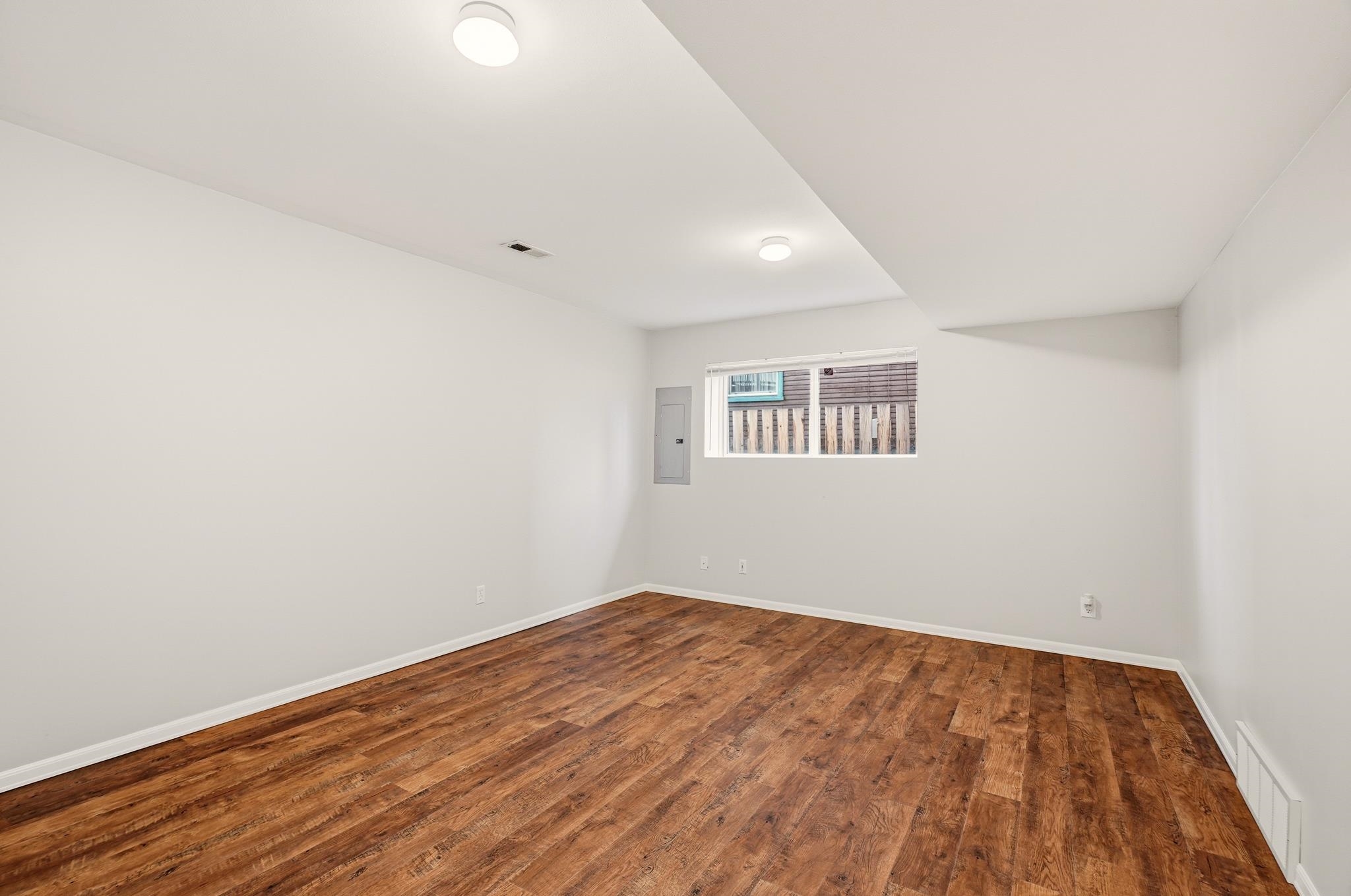 1208 W Spofford Ave - Photo 22