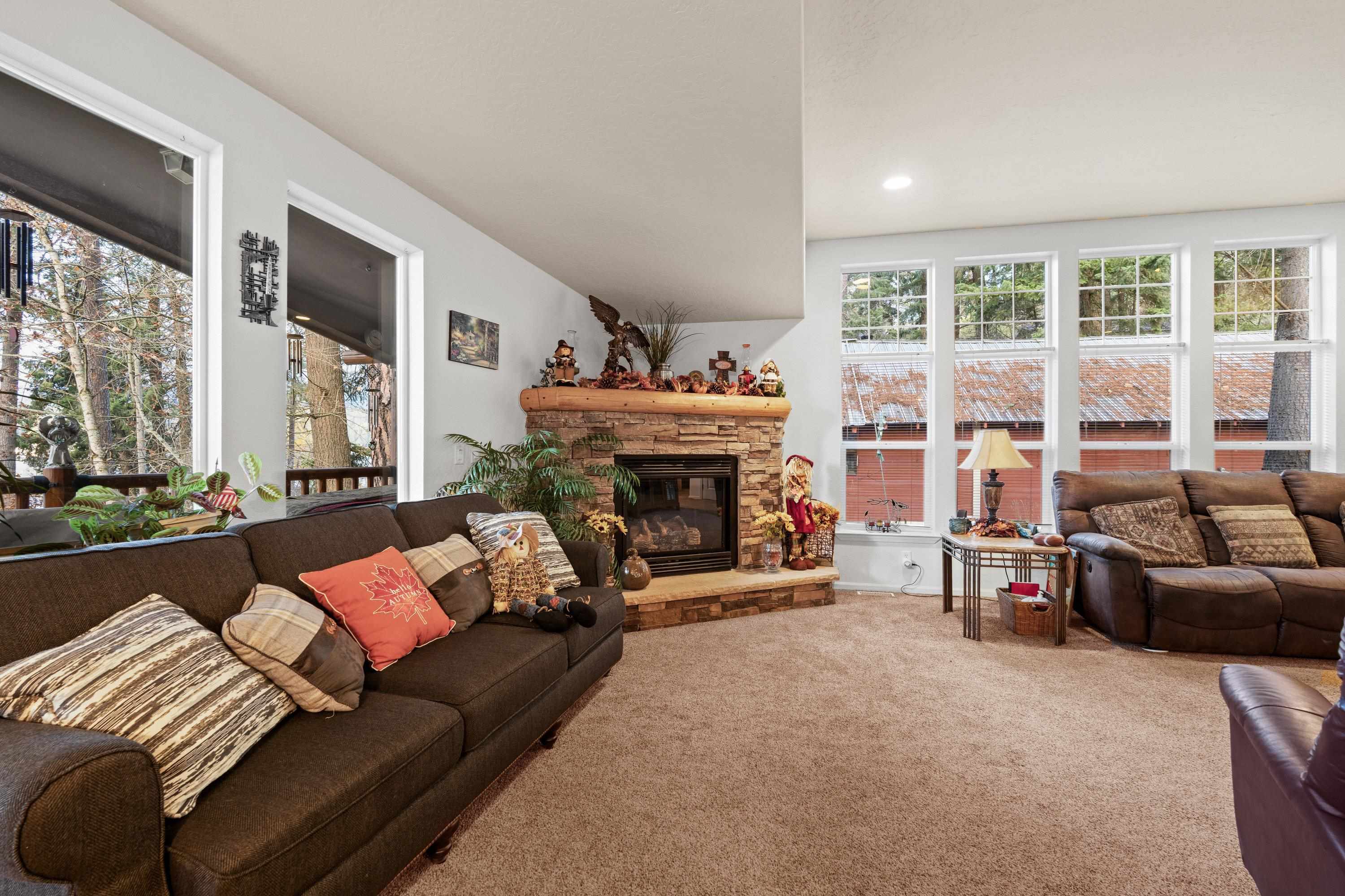 13907 N East Newman Lake Dr - Photo 5