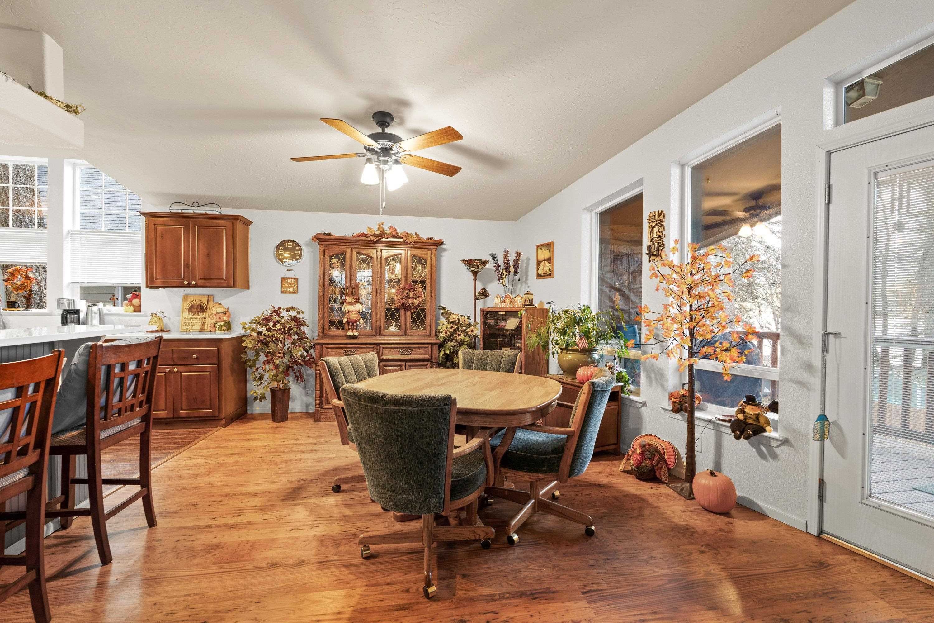 13907 N East Newman Lake Dr - Photo 6