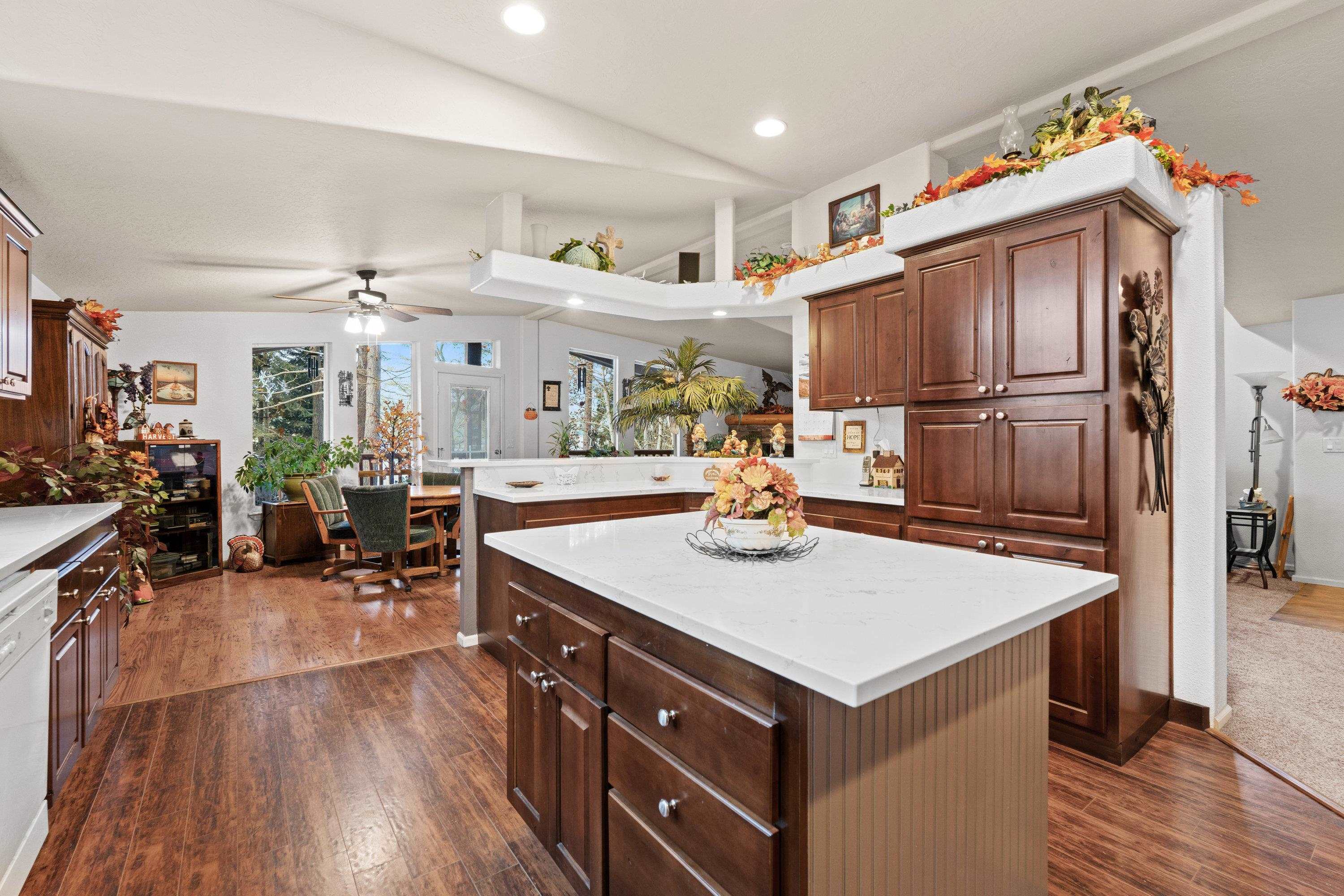 13907 N East Newman Lake Dr - Photo 8