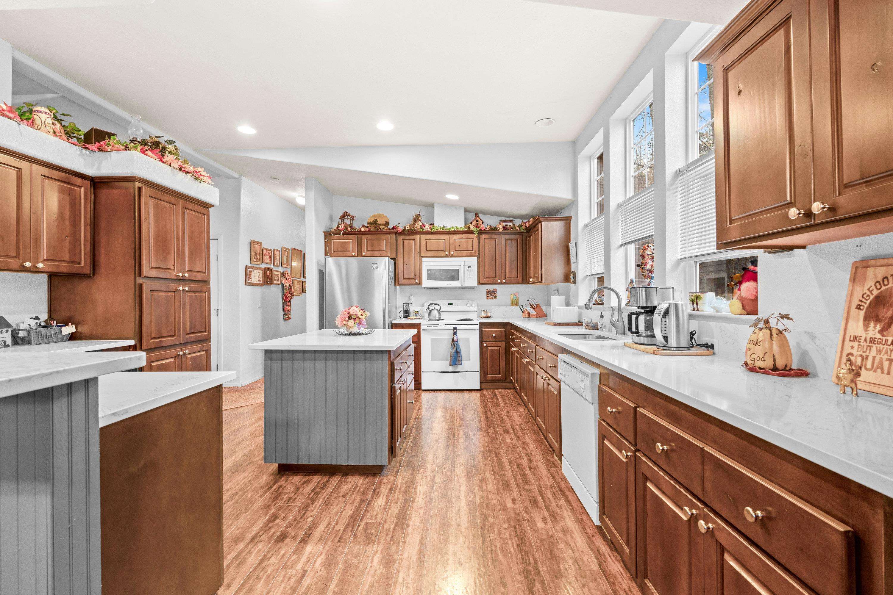 13907 N East Newman Lake Dr - Photo 9