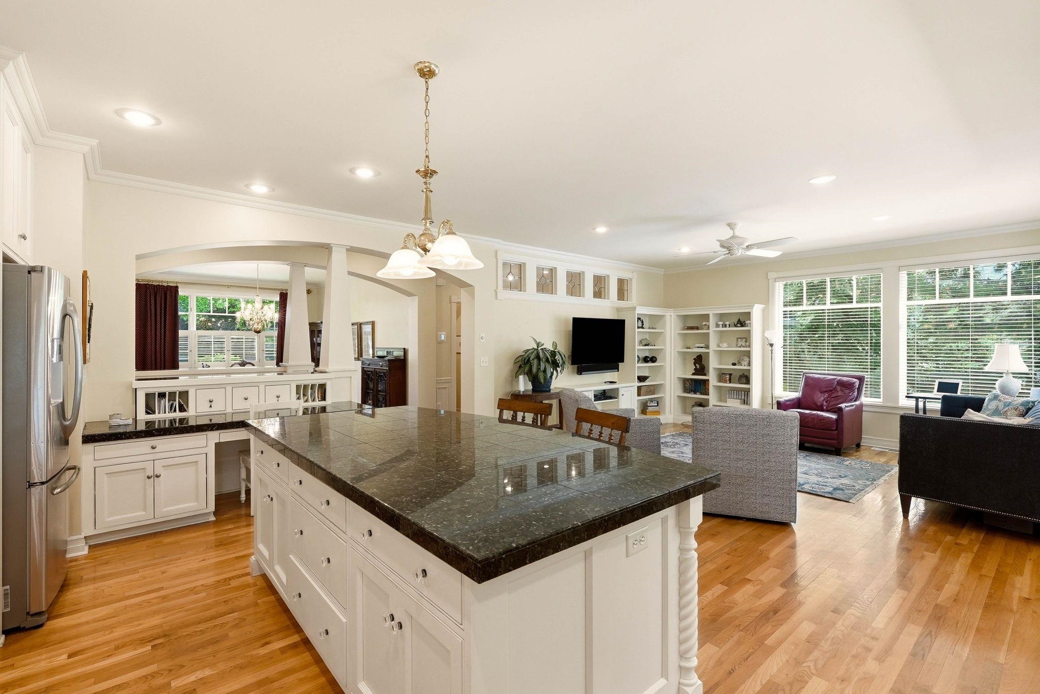 2024 S Overbluff Ct - Photo 12