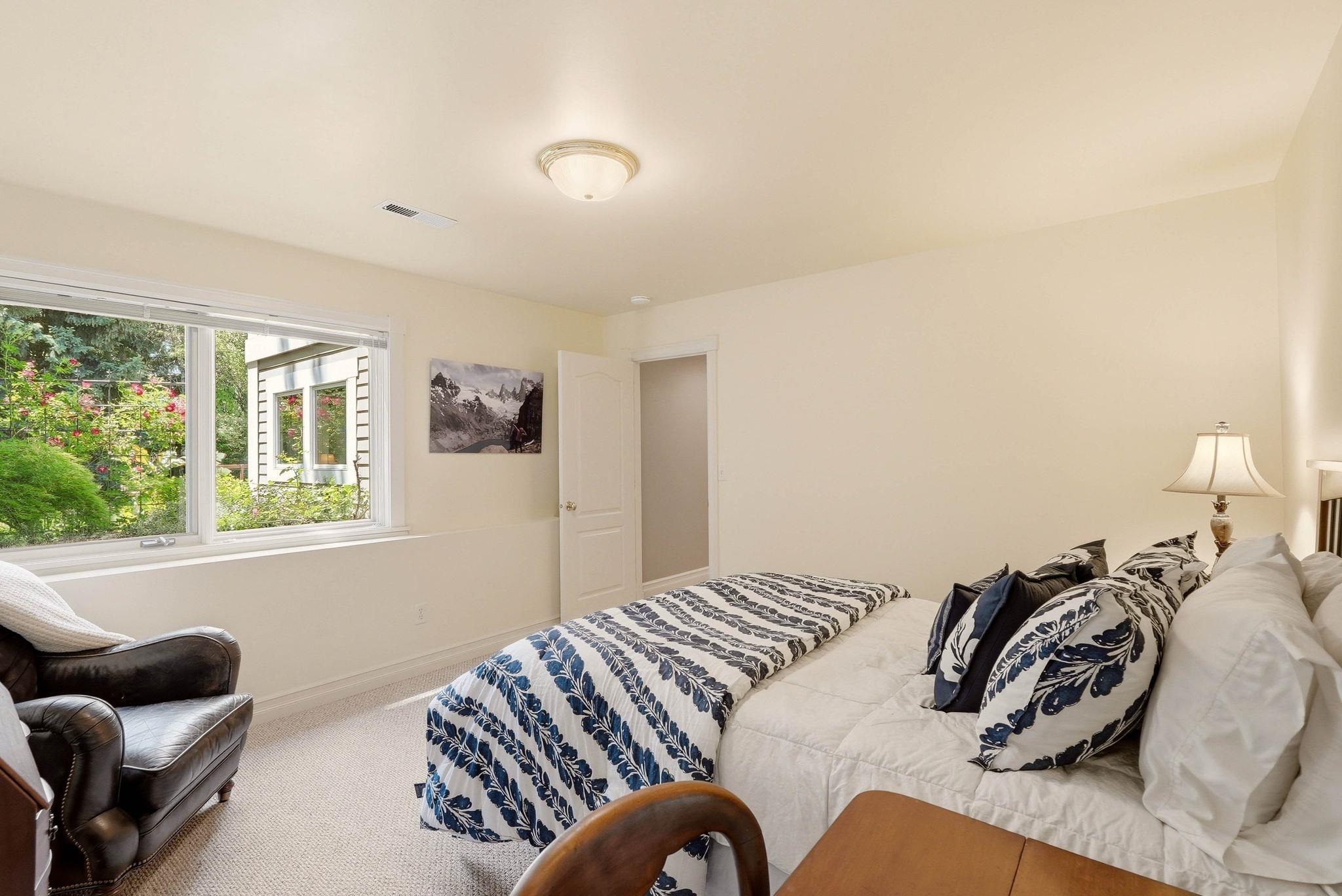 2024 S Overbluff Ct - Photo 32