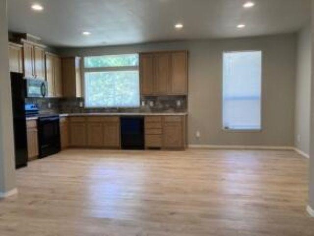 1325 SOMMER WAY Way - Photo 9