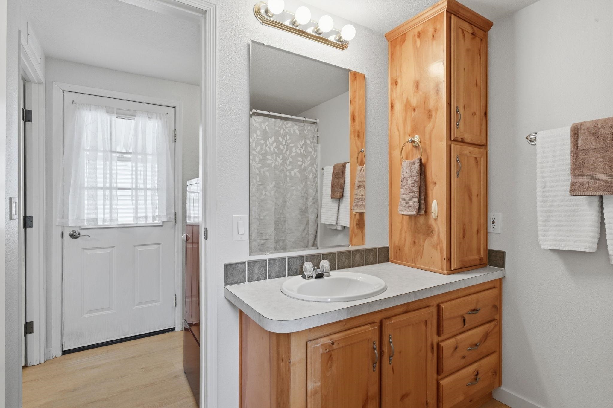 2601 N Barker Rd - Photo 18