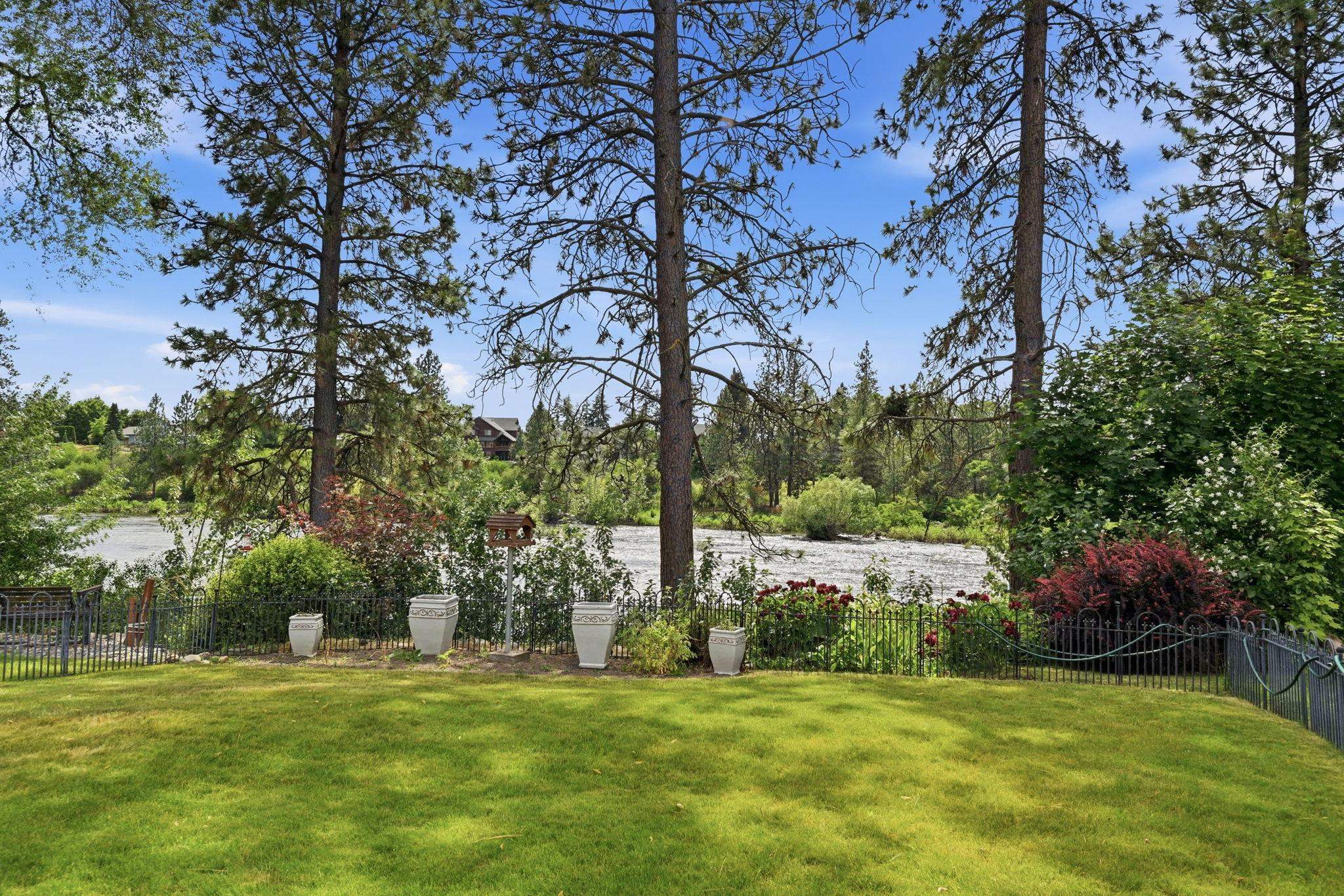 2601 N Barker Rd - Photo 25