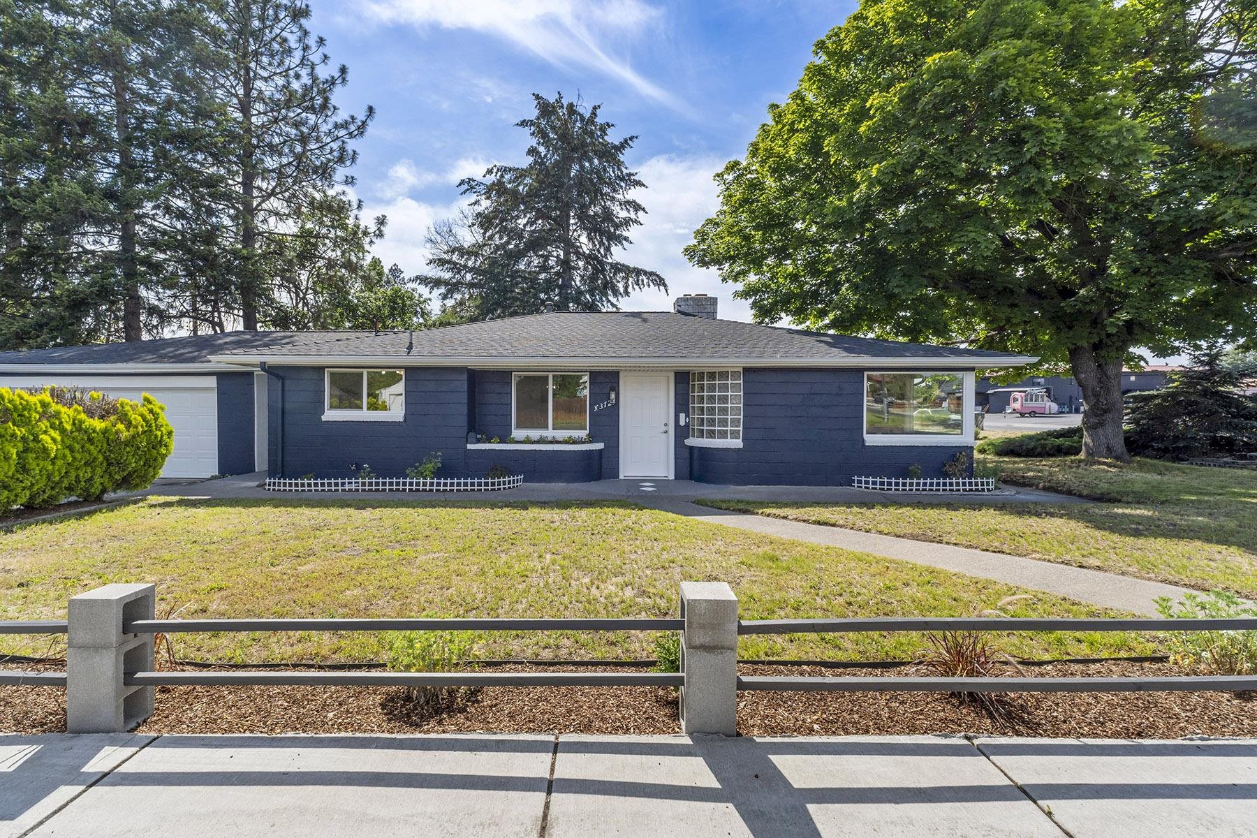3721 N Ash St - Photo 1