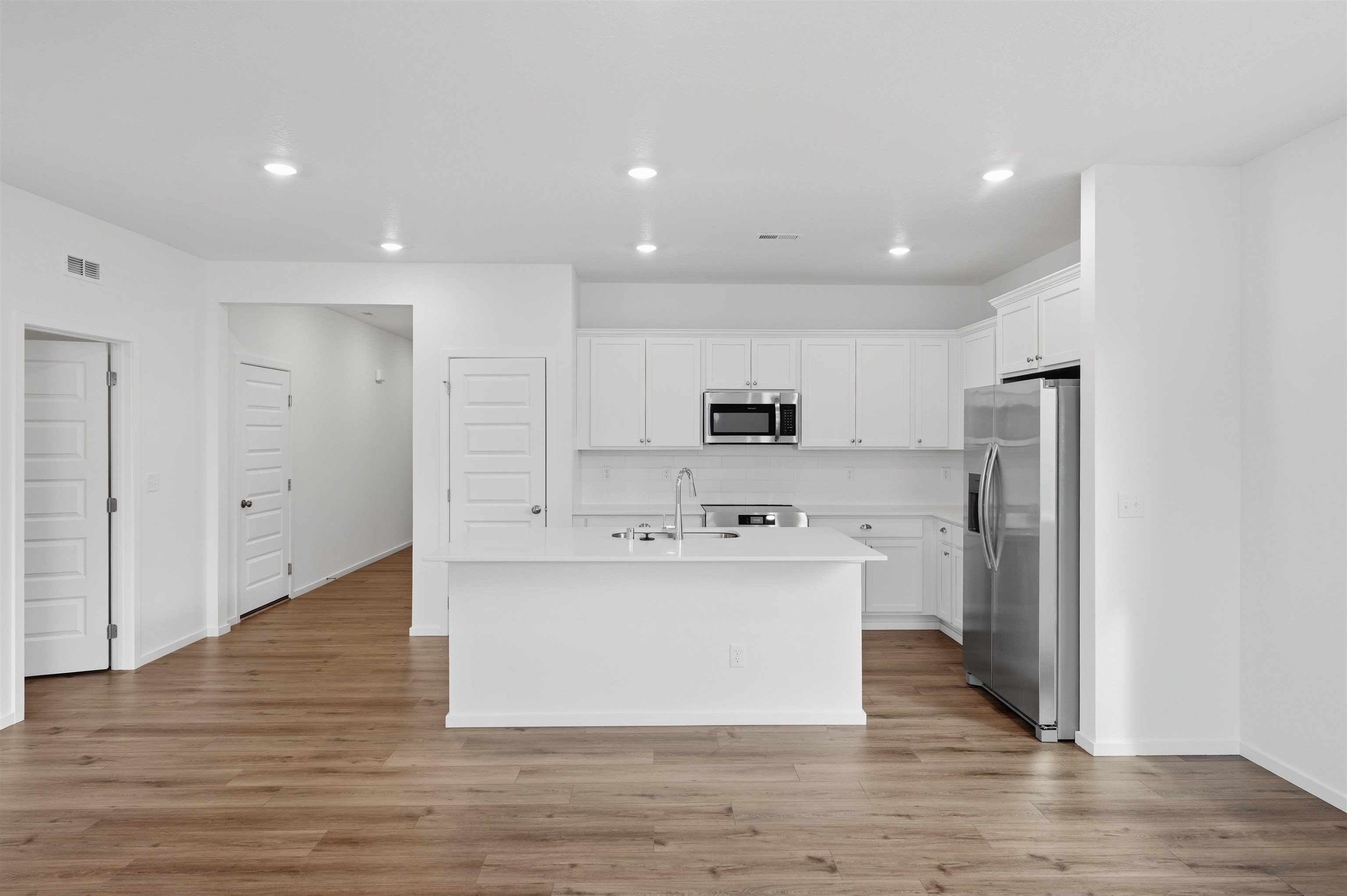 16685 E 30th Ln - Photo 2