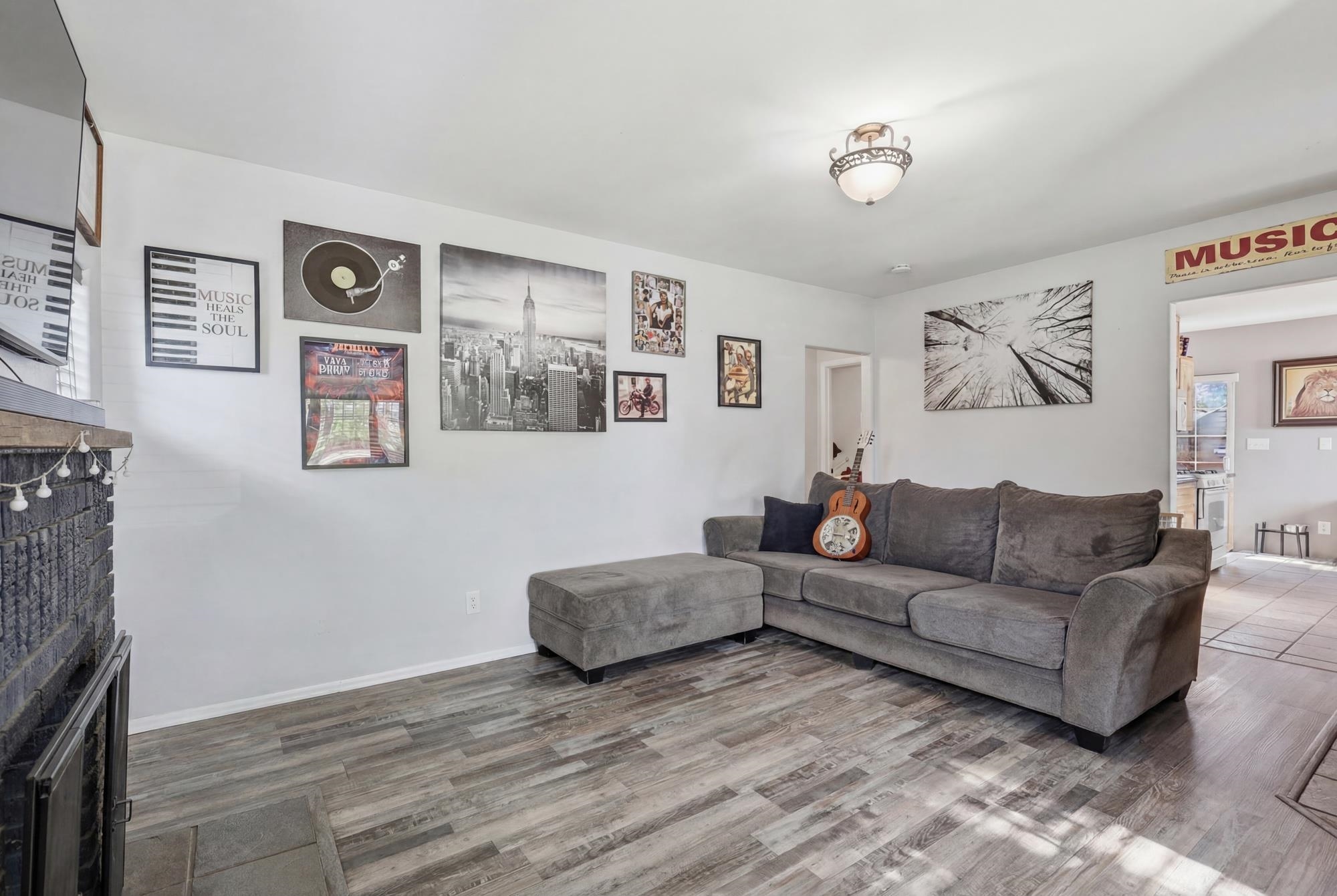 2424 N COLUMBUS St - Photo 3