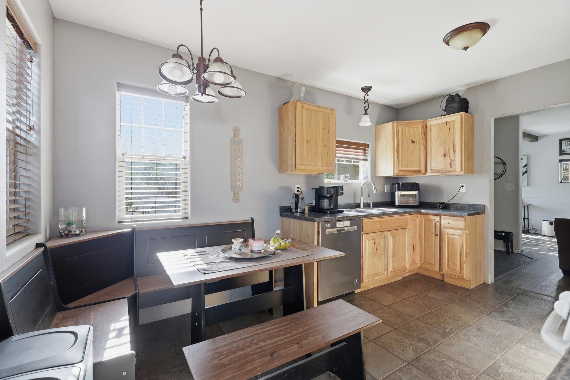 2424 N COLUMBUS St - Photo 7
