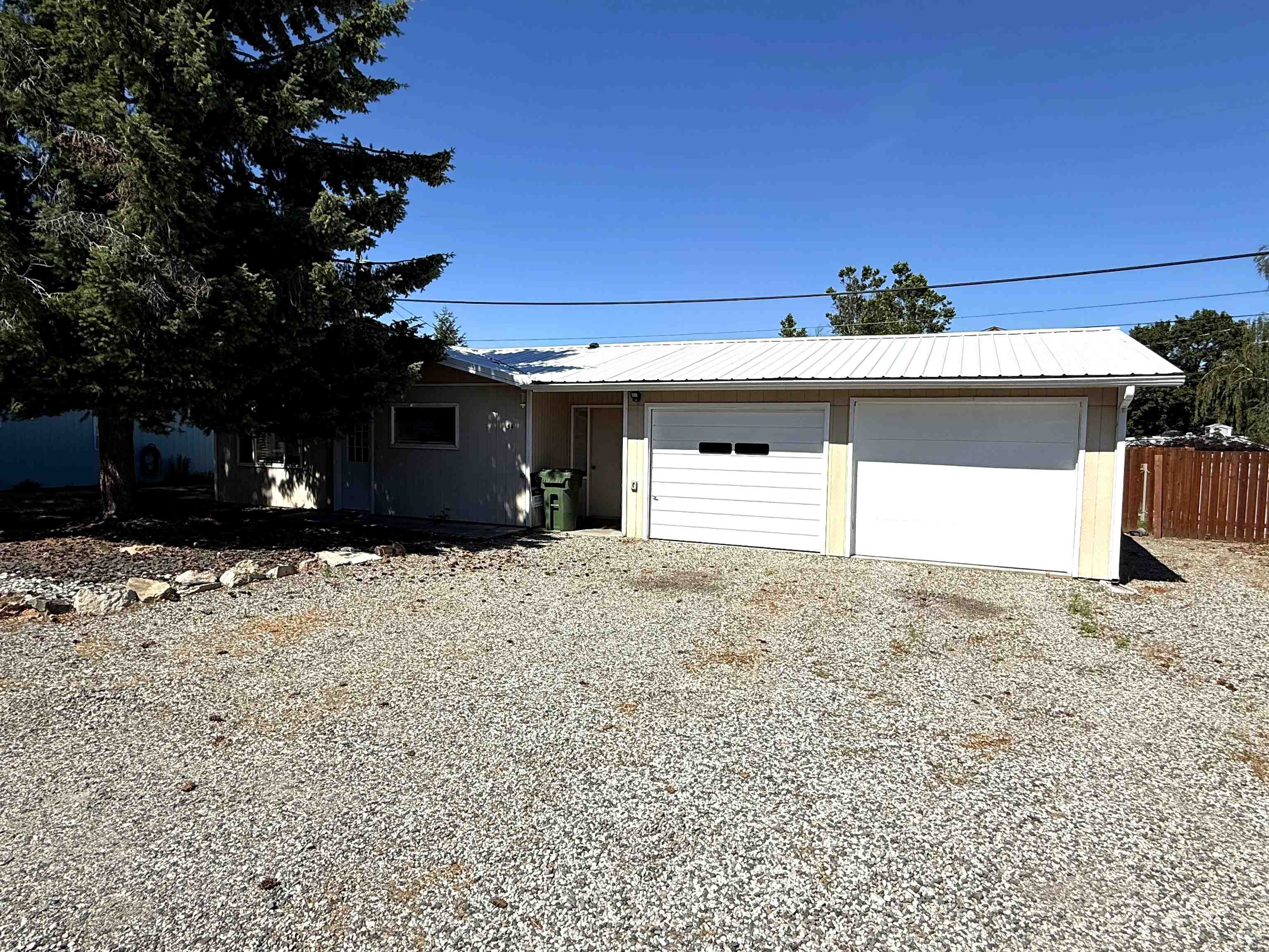 54 Goodfellow Ave - Photo 3