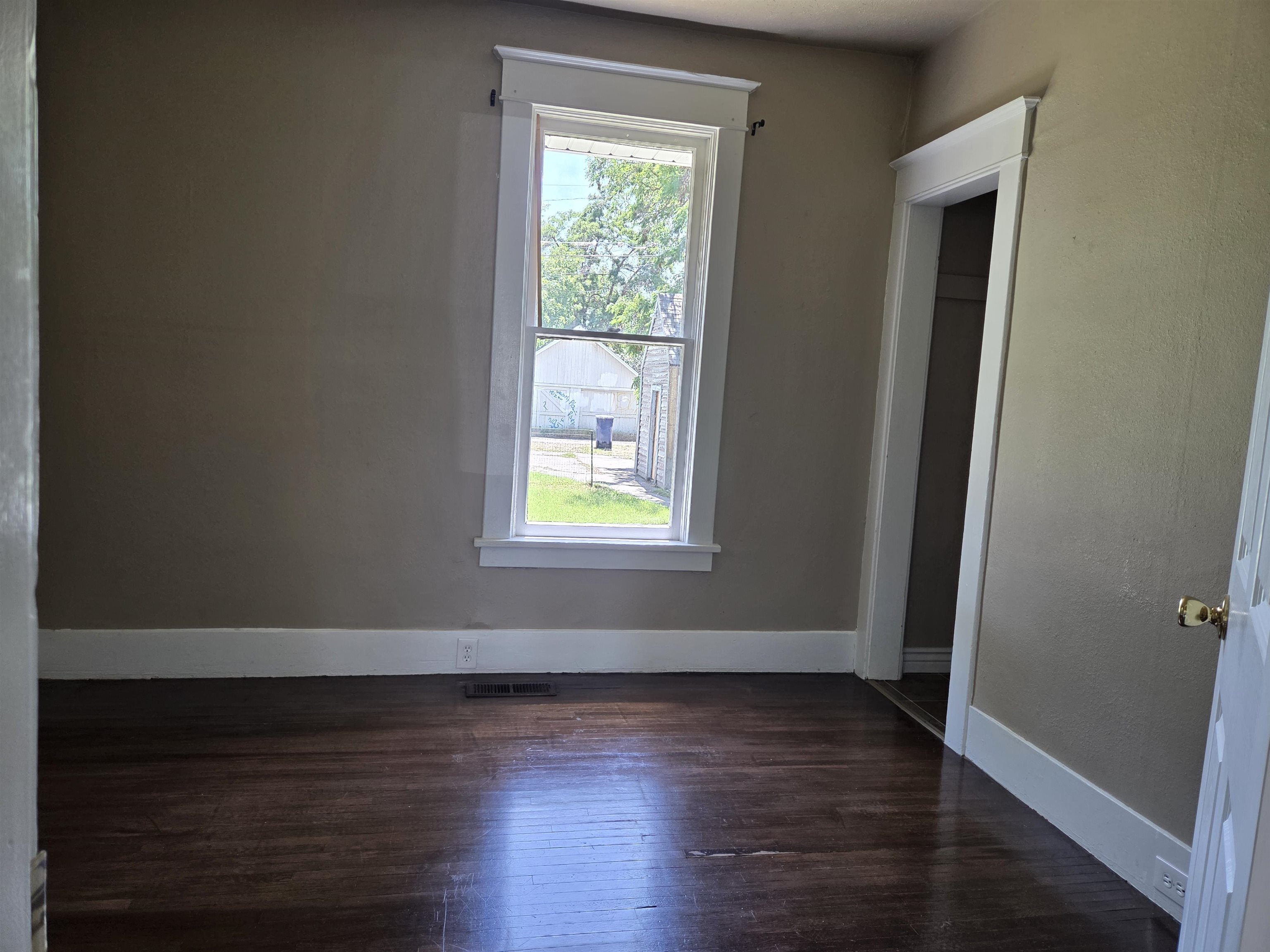 516 E ERMINA Ave - Photo 8