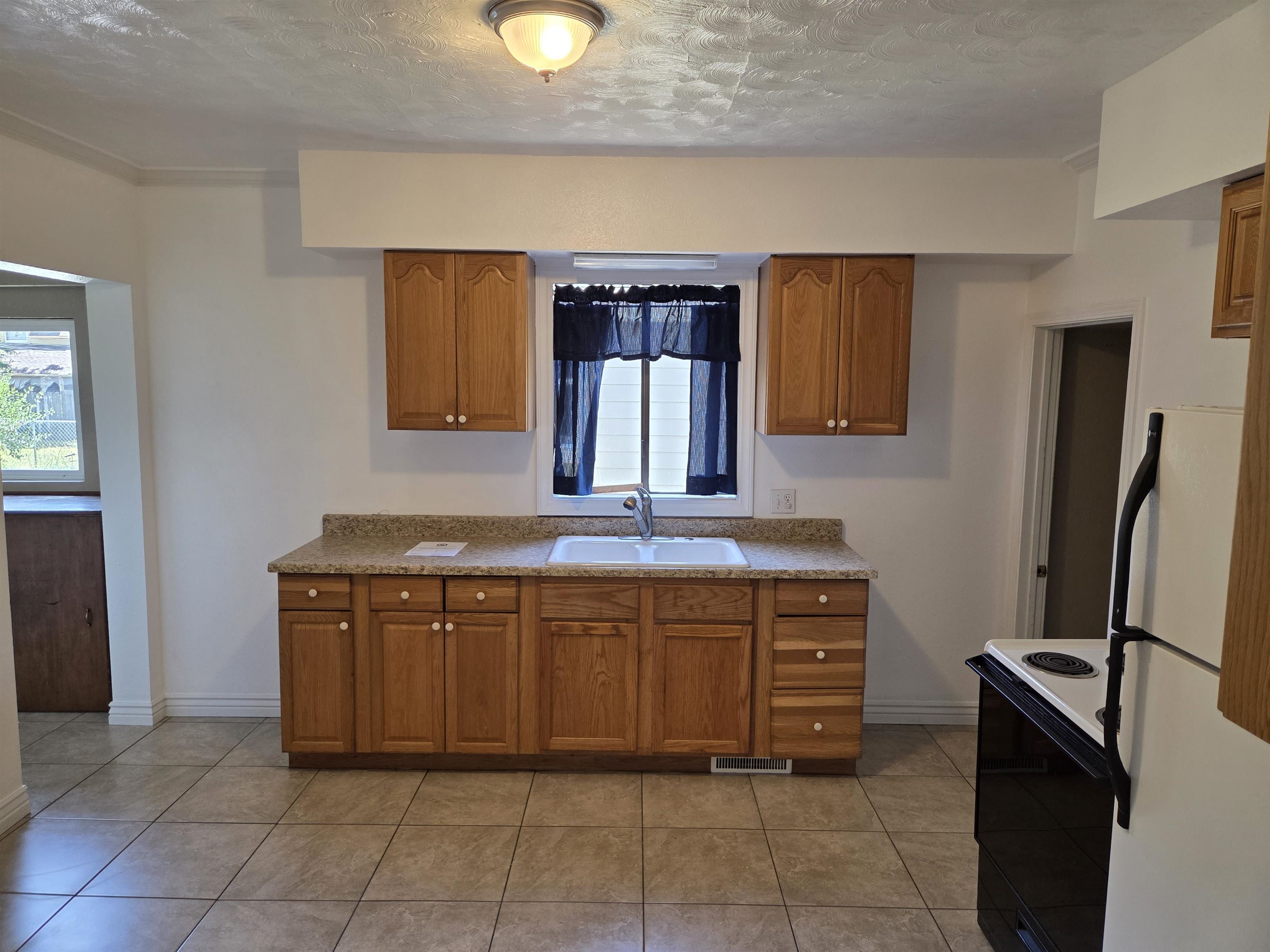 516 E ERMINA Ave - Photo 7