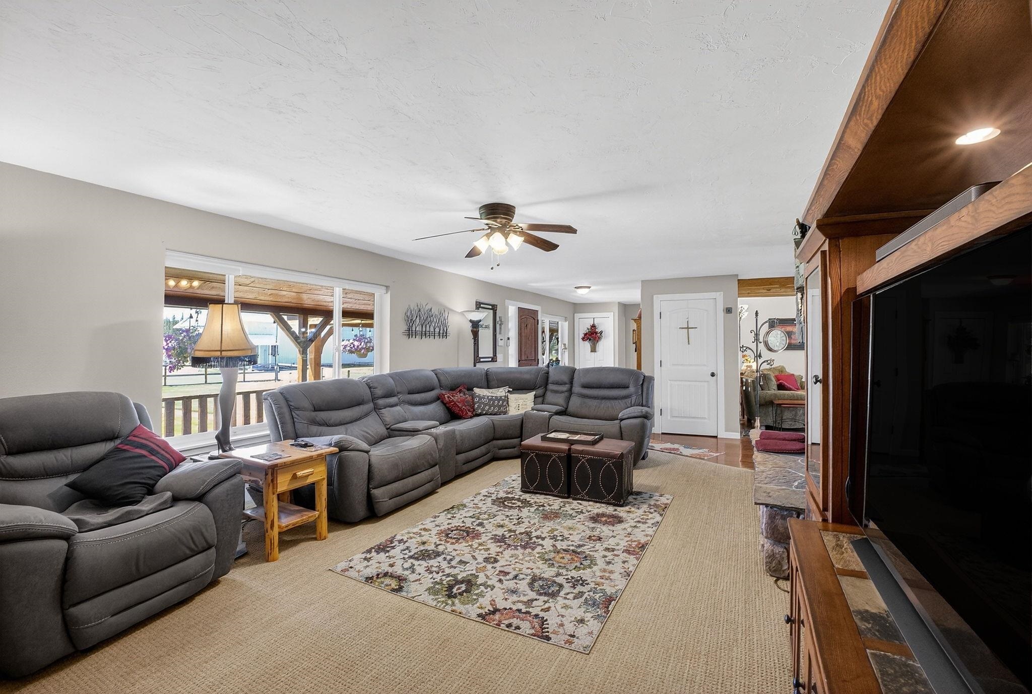8831 Coyote Trail Rd - Photo 4