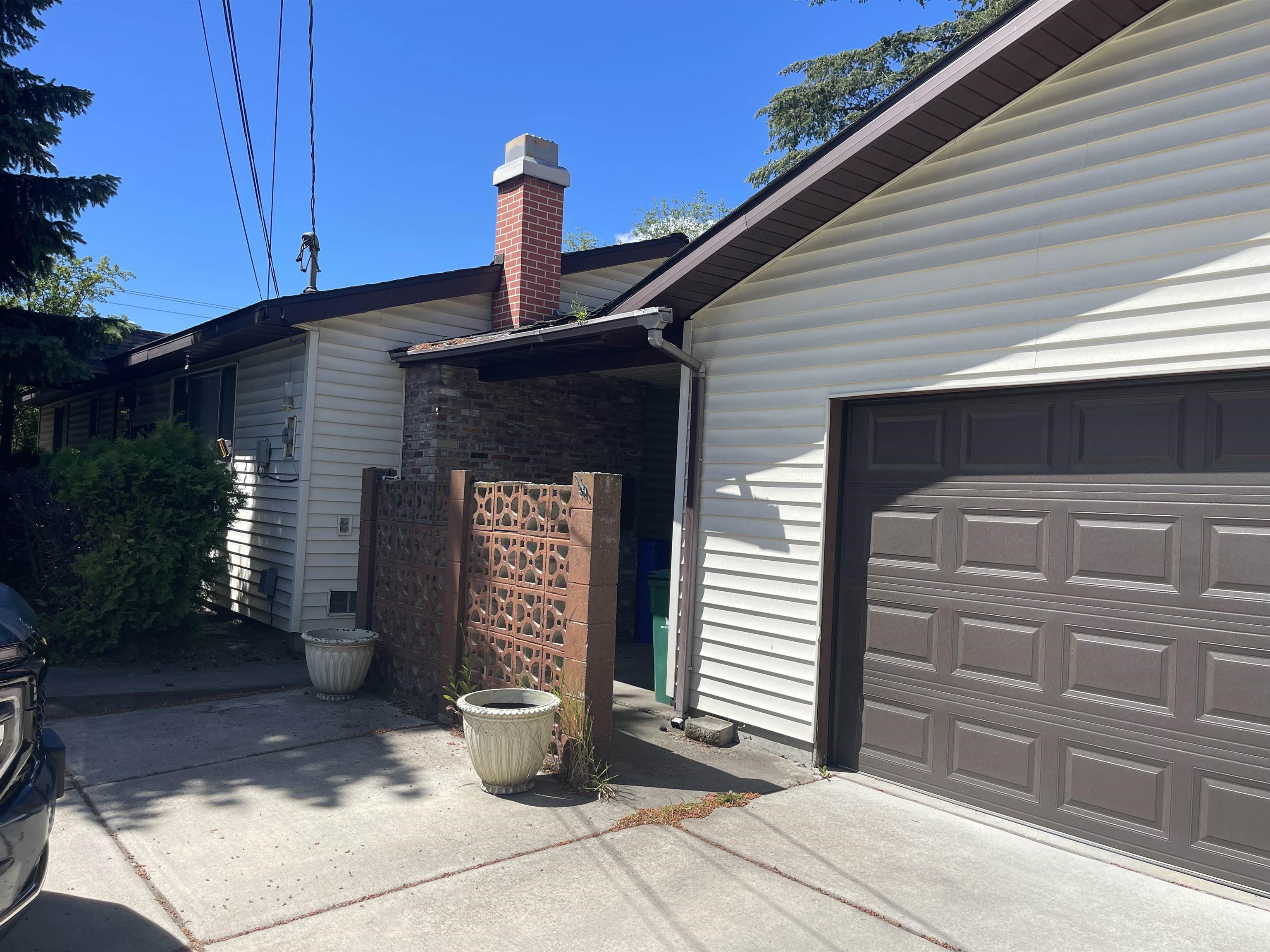 10023 E 15th Ave - Photo 1