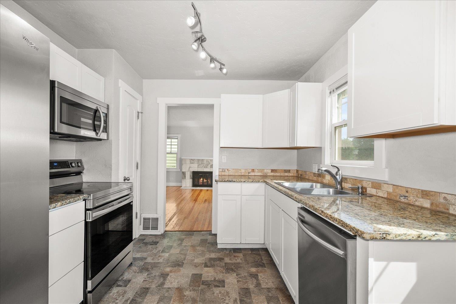 4903 N Cannon St - Photo 8