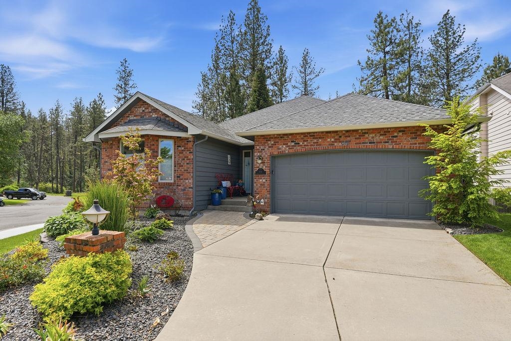 616 E Martingale Ct - Photo 1