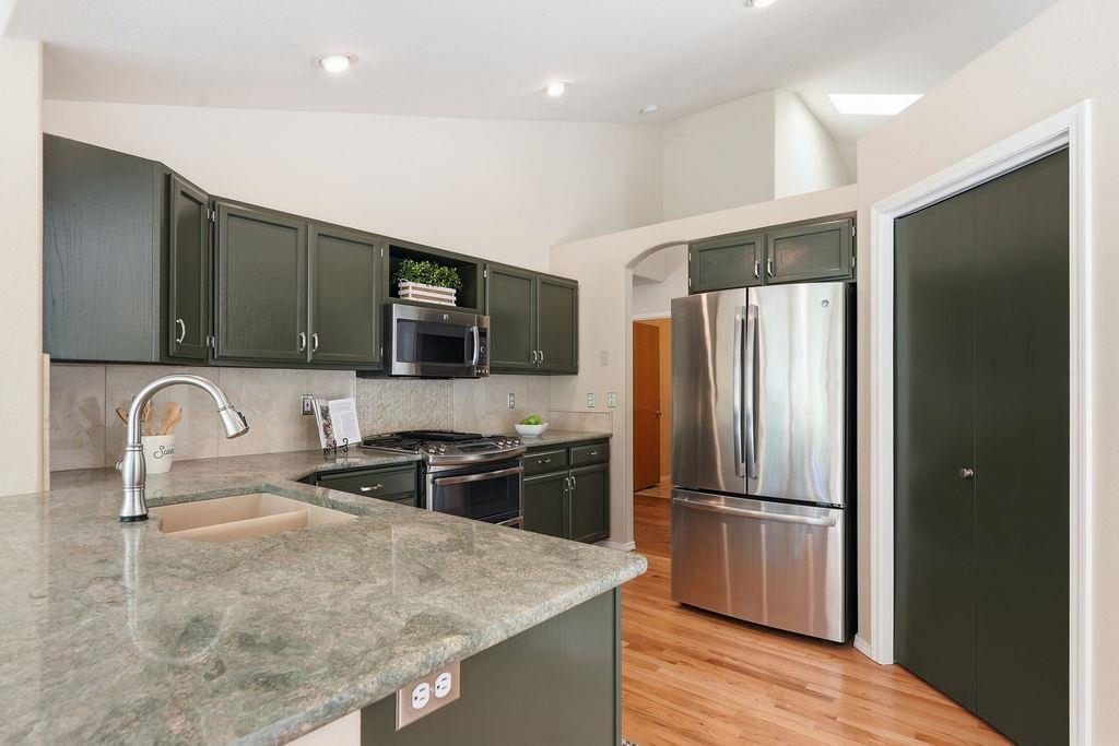616 E Martingale Ct - Photo 18