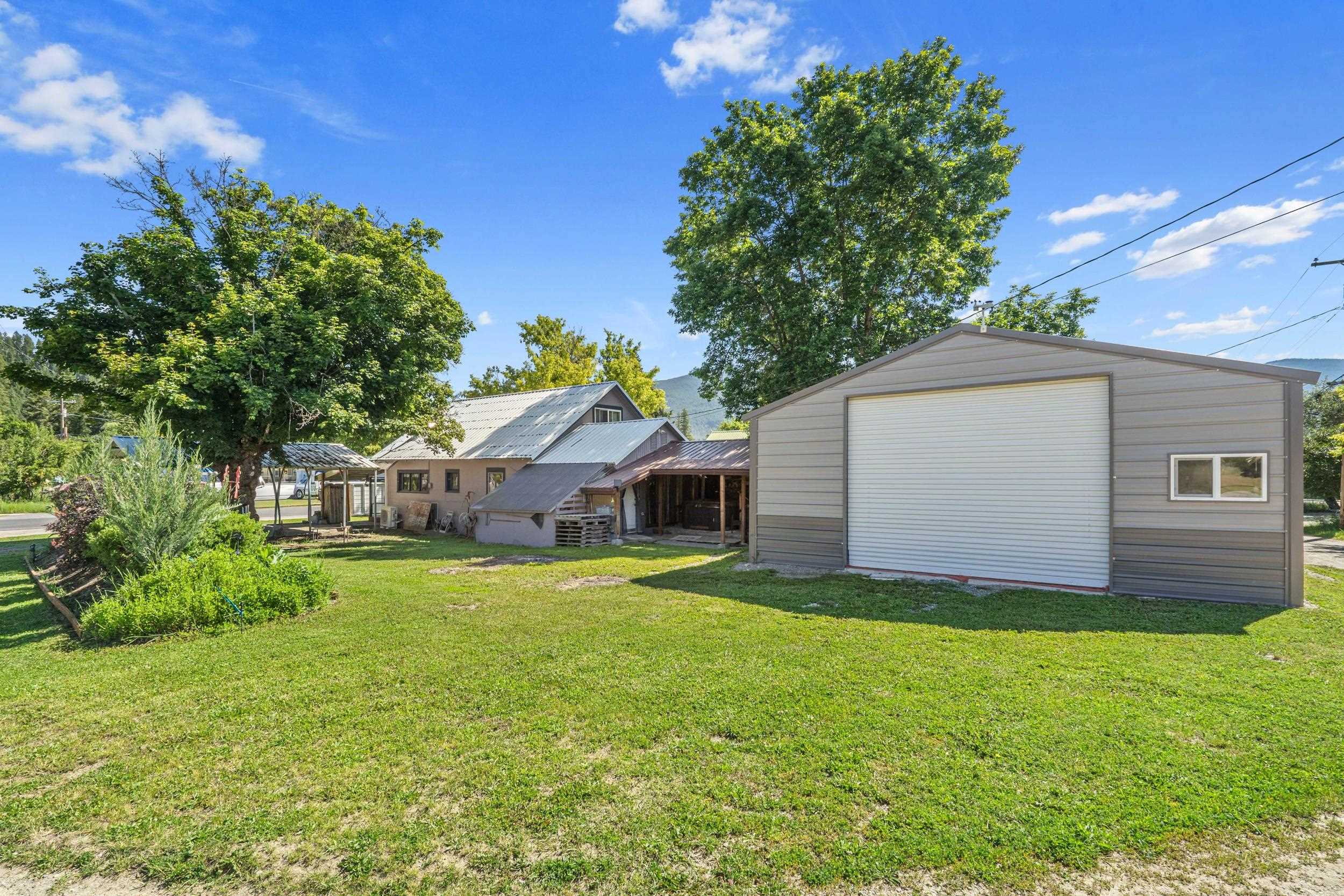 409 Houghton St - Photo 1