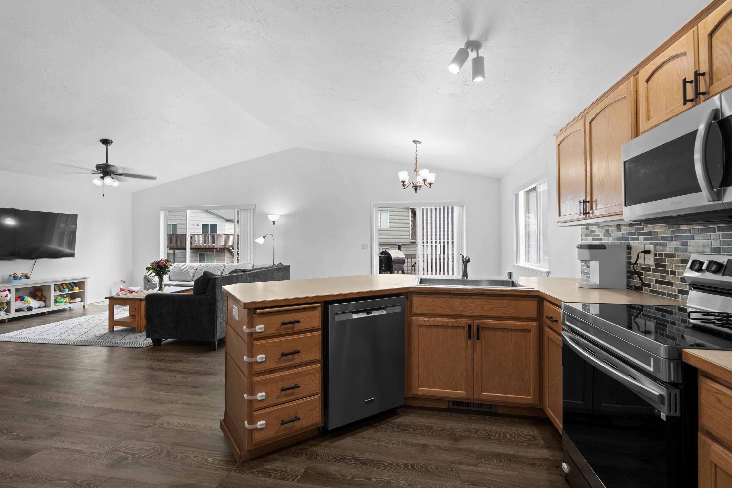 10113 W RASPBERRY Ave - Photo 11
