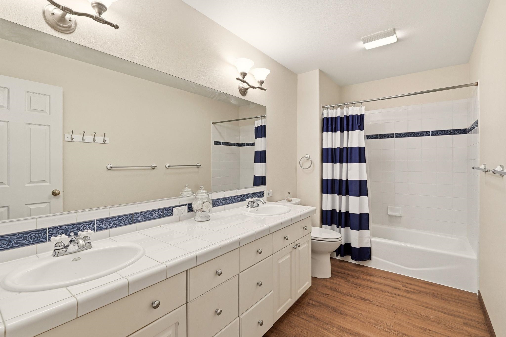1215 E Huron Dr - Photo 29
