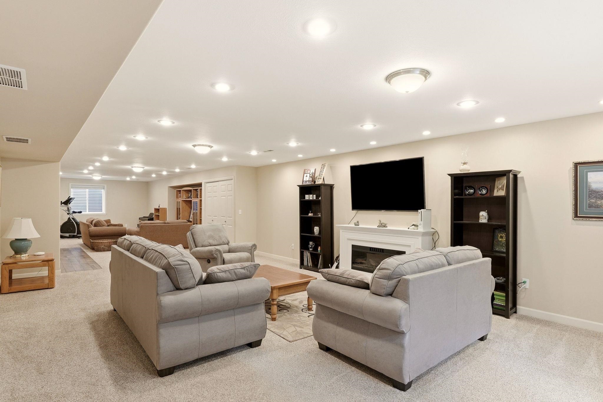 1215 E Huron Dr - Photo 31