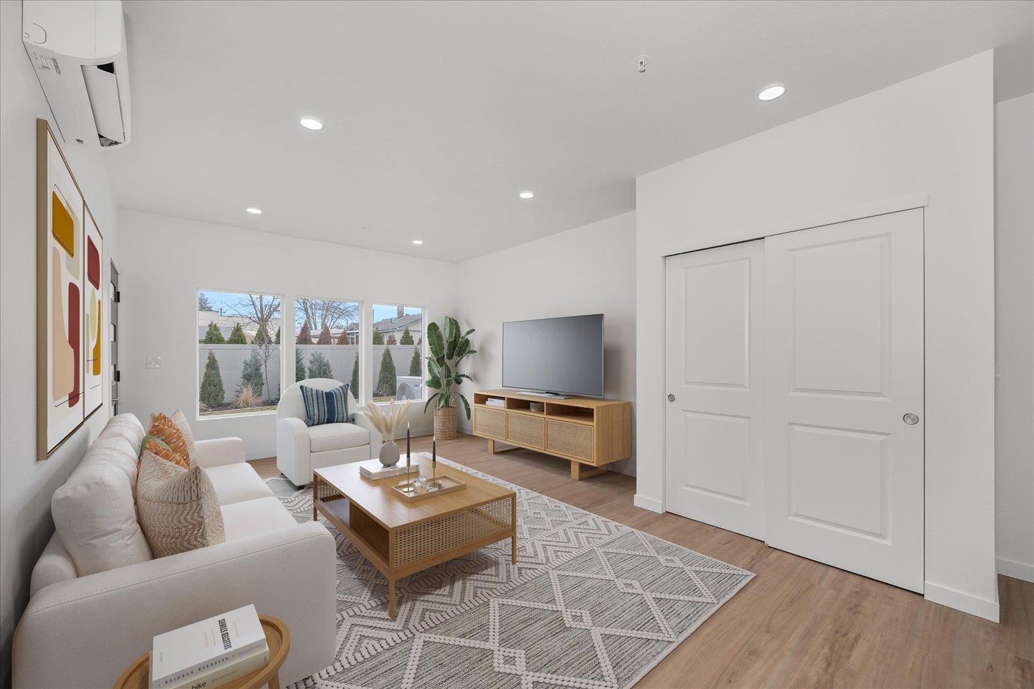 505 E Hawthorne Rd - Photo 4