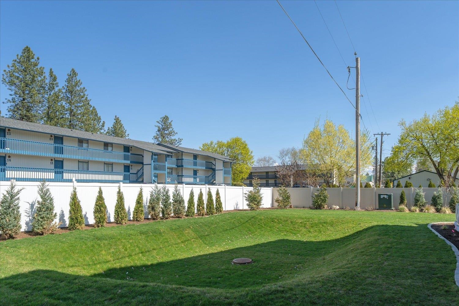505 E Hawthorne Rd - Photo 18