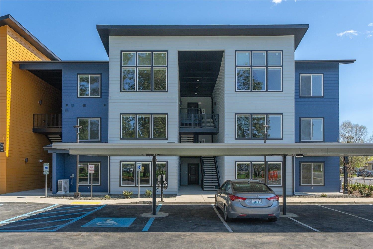 505 E Hawthorne Rd - Photo 19