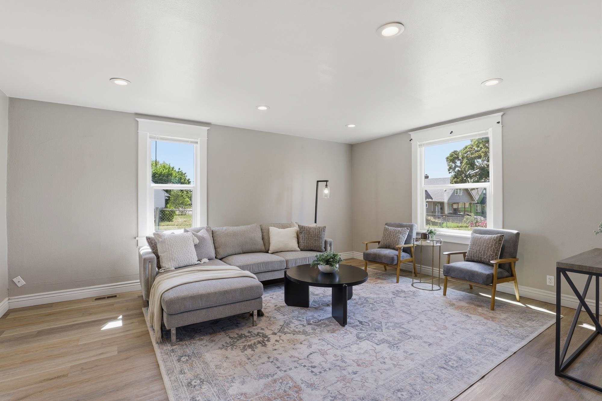 427 E Euclid Ave - Photo 3